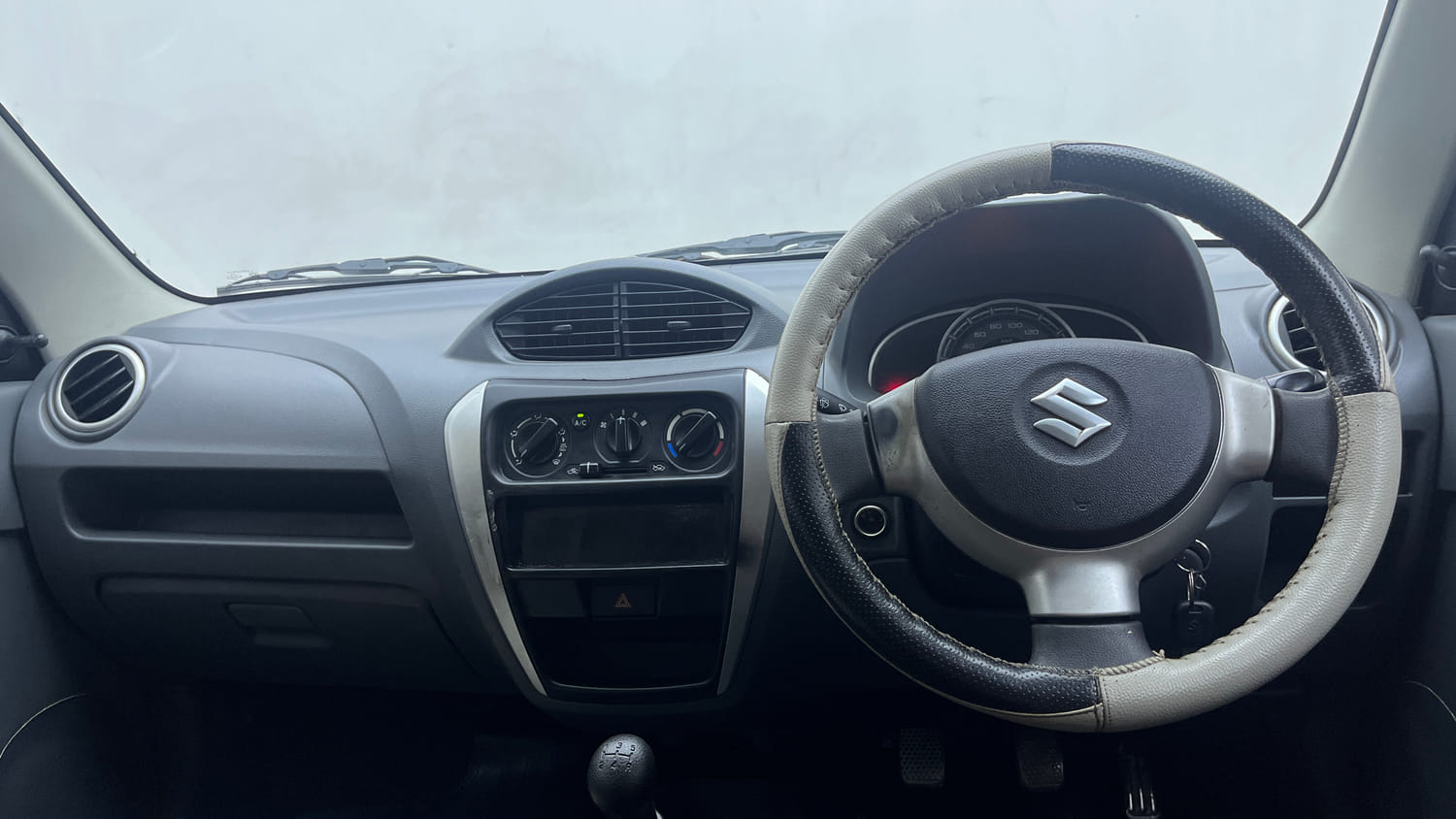Used 2015 Maruti Suzuki Alto 800 Lxi Petrol Manual interior DASHBOARD VIEW
