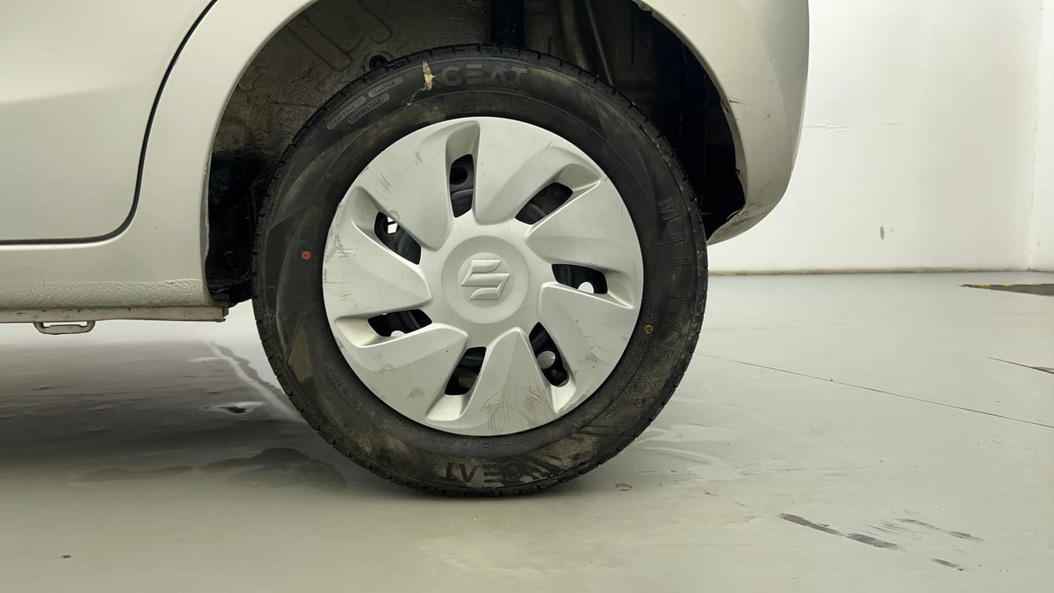 Used 2017 Maruti Suzuki Celerio ZXi Petrol Manual tyres LEFT REAR TYRE RIM VIEW