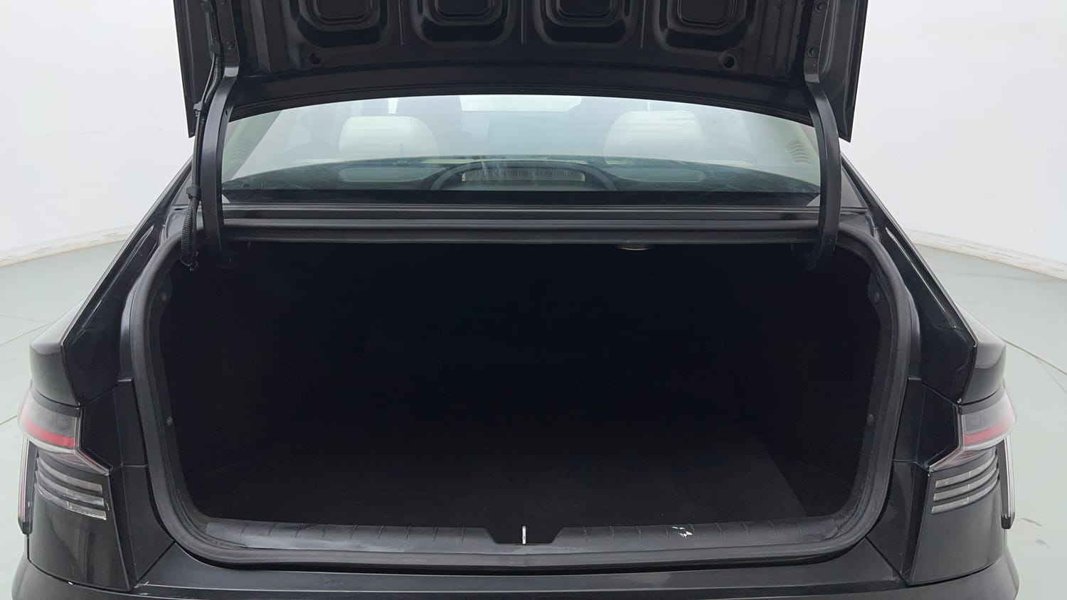 Used 2024 Hyundai Verna SX (O)1.5 Petrol MT Petrol Manual interior DICKY INSIDE VIEW