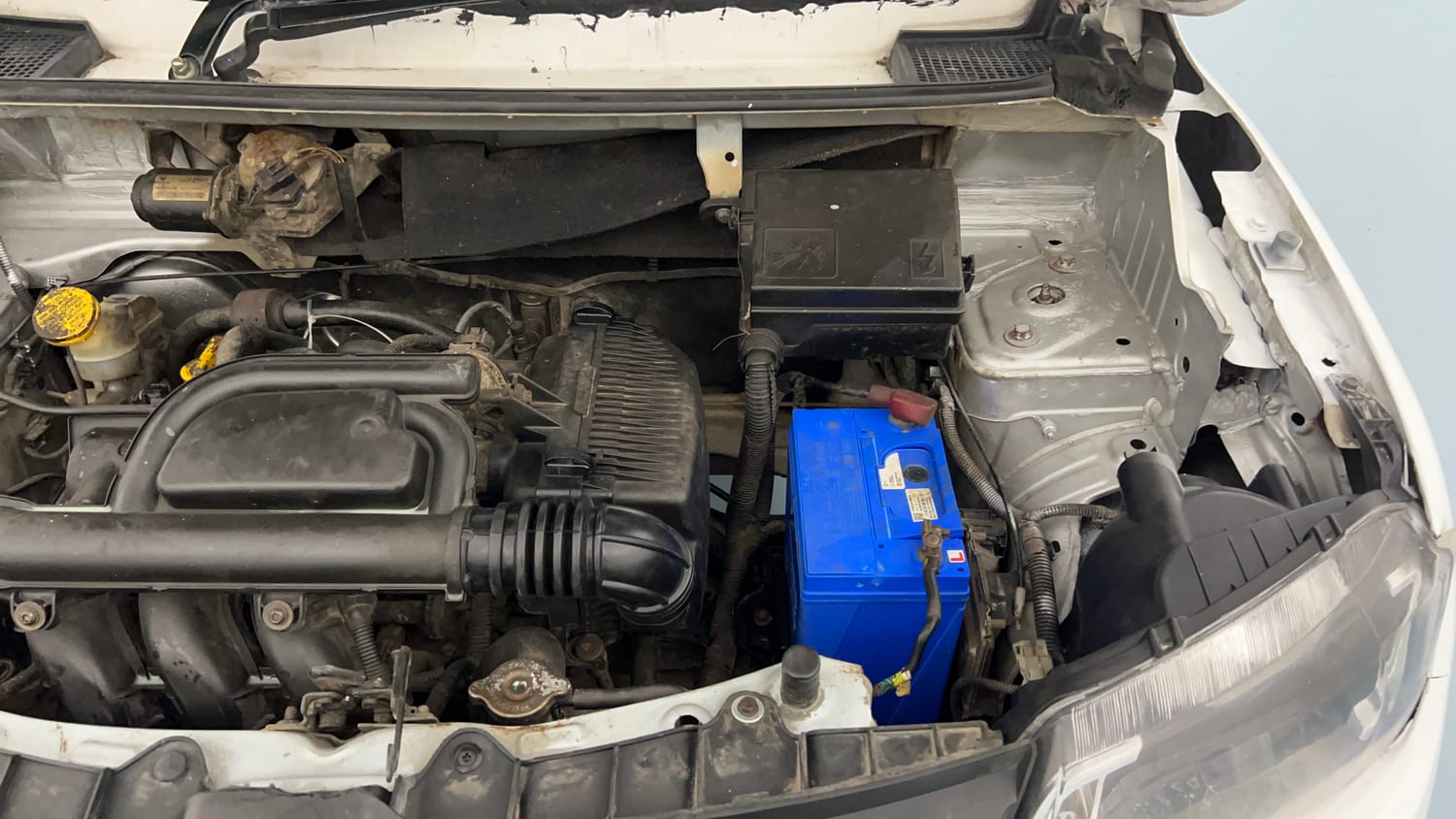 Used 2017 Renault Kwid 1.0 RXT Petrol Manual engine ENGINE LEFT SIDE VIEW