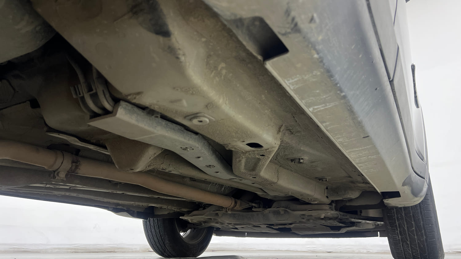 Used 2018 Jeep Compass Limited 1.4 Petrol AT Petrol Automatic extra REAR RIGHT UNDERBODY VIEW