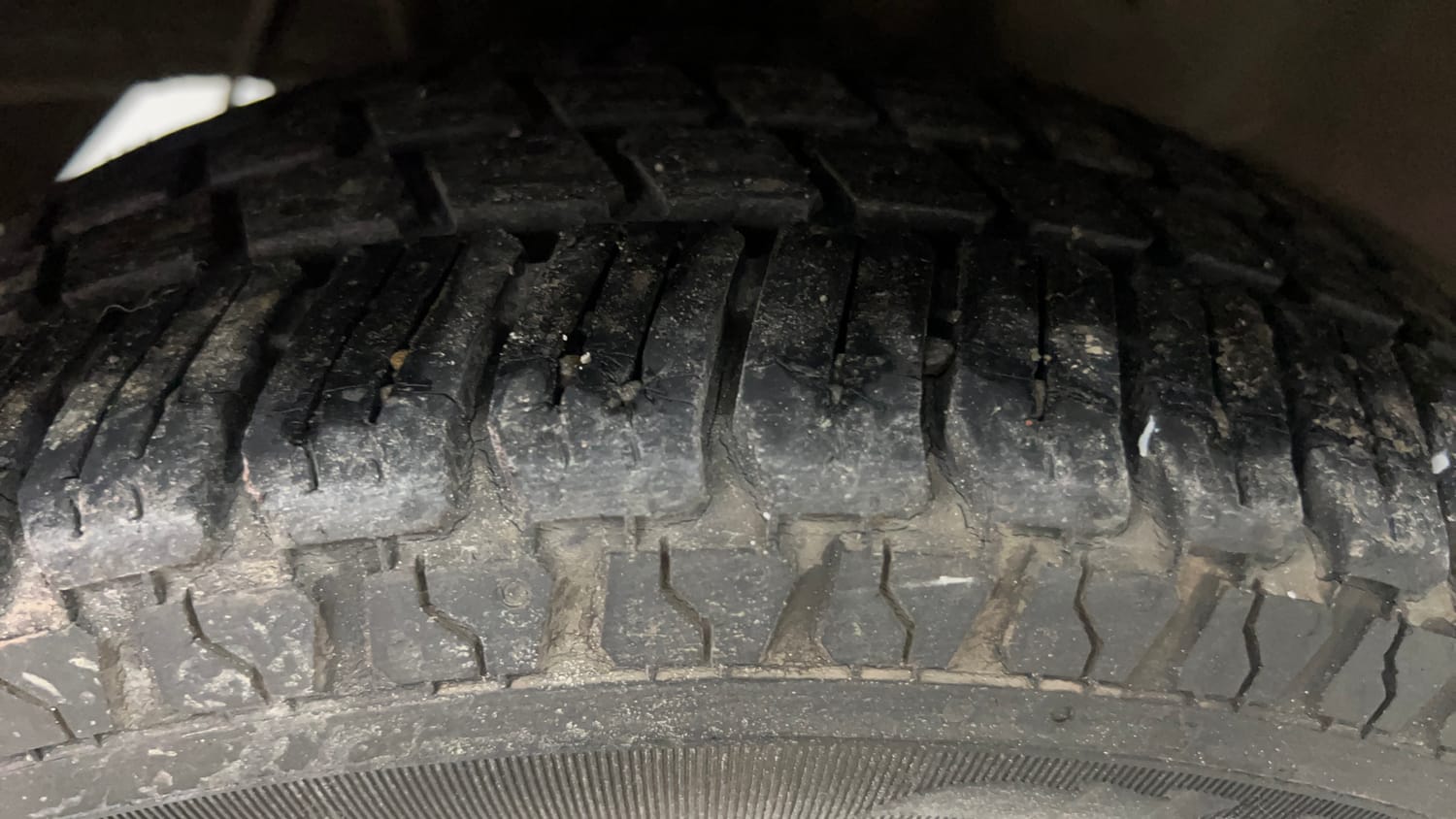 Used 2018 Hyundai Eon Magna + Petrol Manual tyres RIGHT REAR TYRE TREAD VIEW