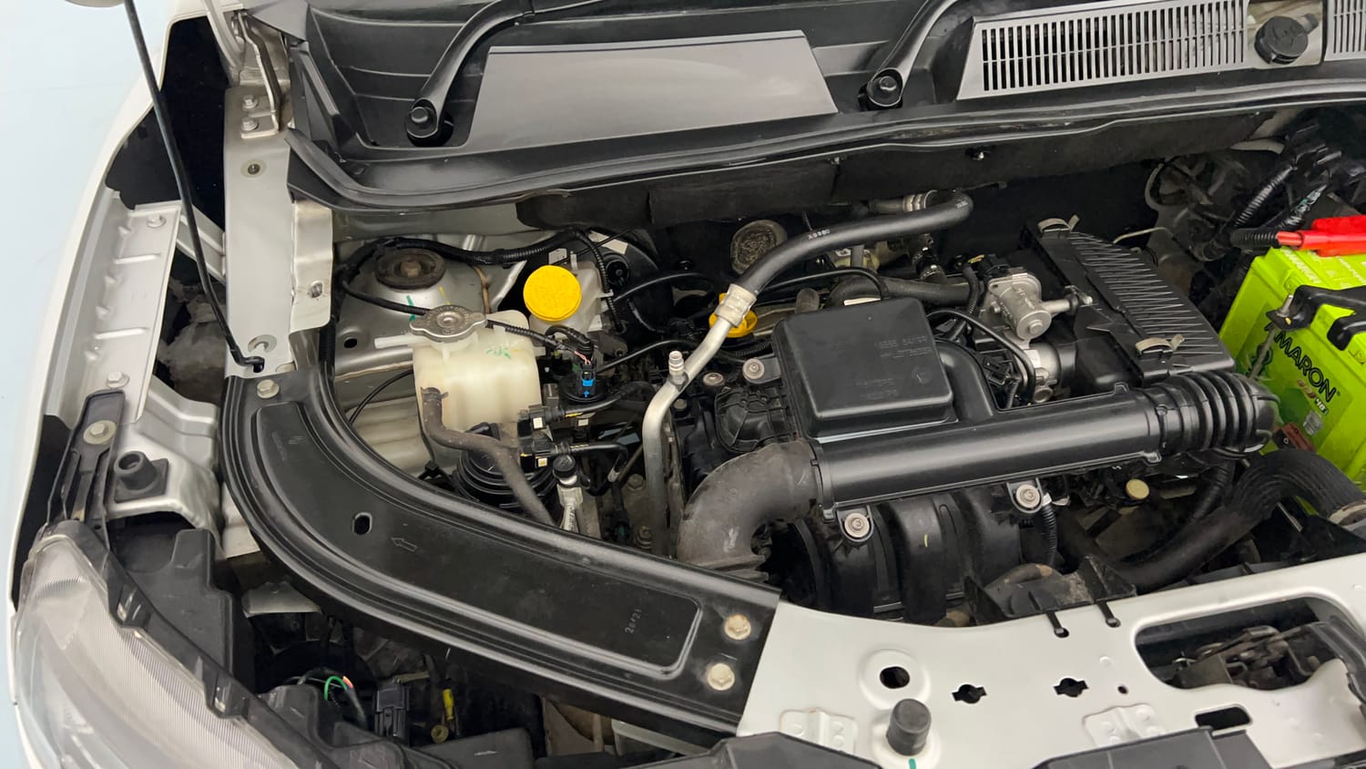 Used 2021 Renault Kiger RXT MT Petrol Manual engine ENGINE RIGHT SIDE VIEW