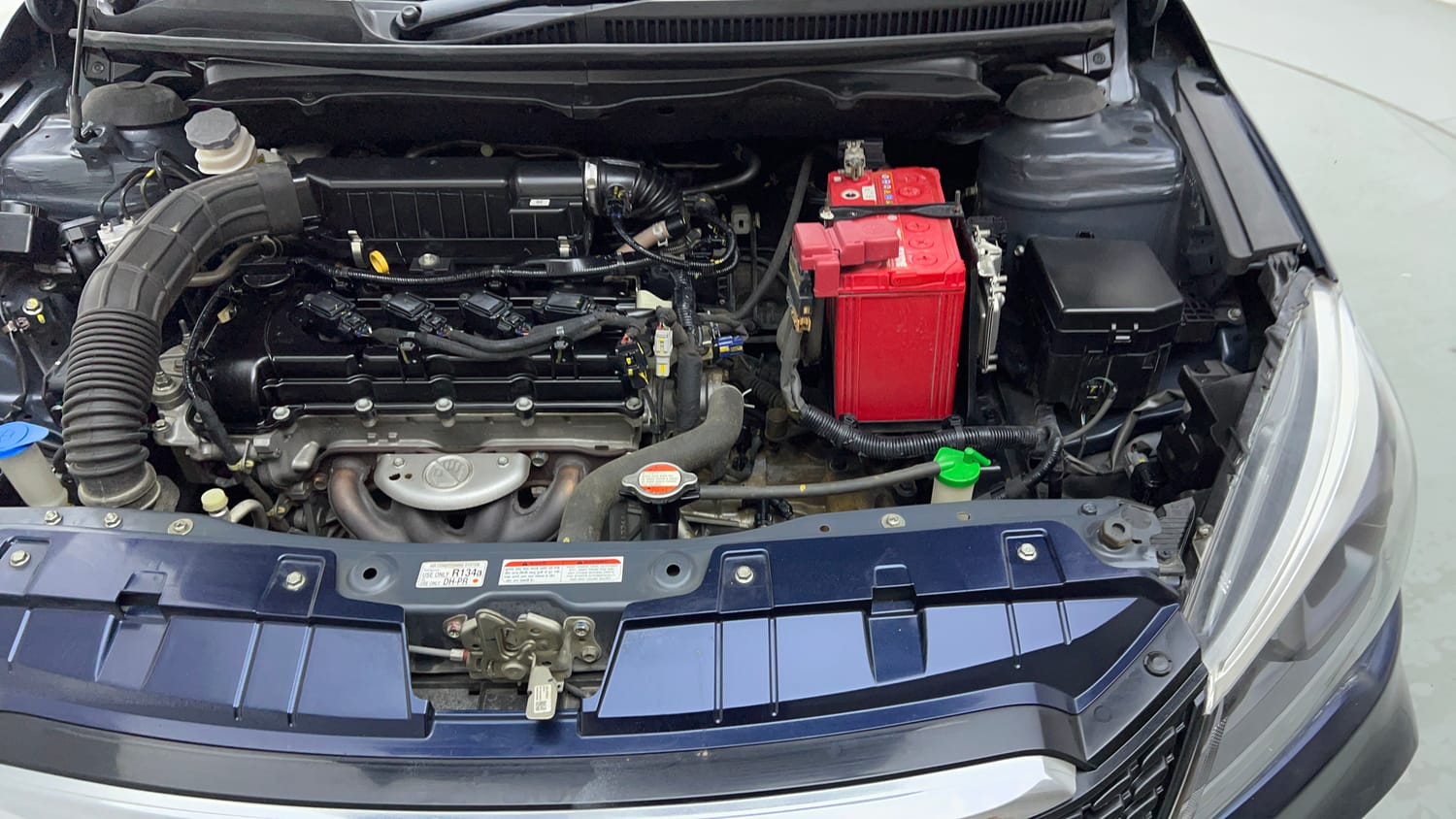 Used 2022 Maruti Suzuki Ciaz Zeta 1.5 Petrol Manual engine ENGINE LEFT SIDE VIEW