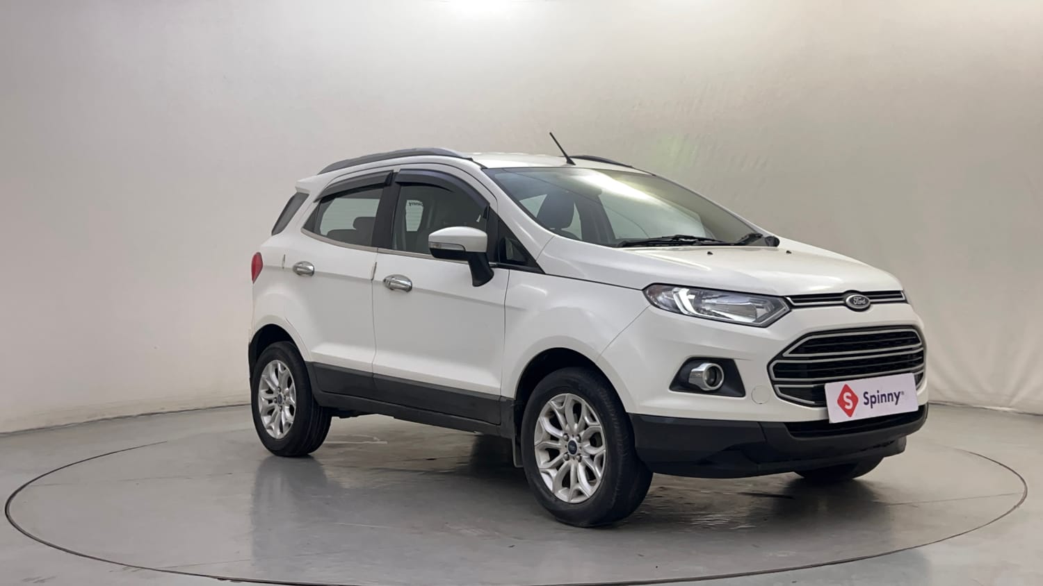 Used 2015 Ford EcoSport Titanium 1.5 TDCi Diesel Manual exterior RIGHT FRONT CORNER VIEW