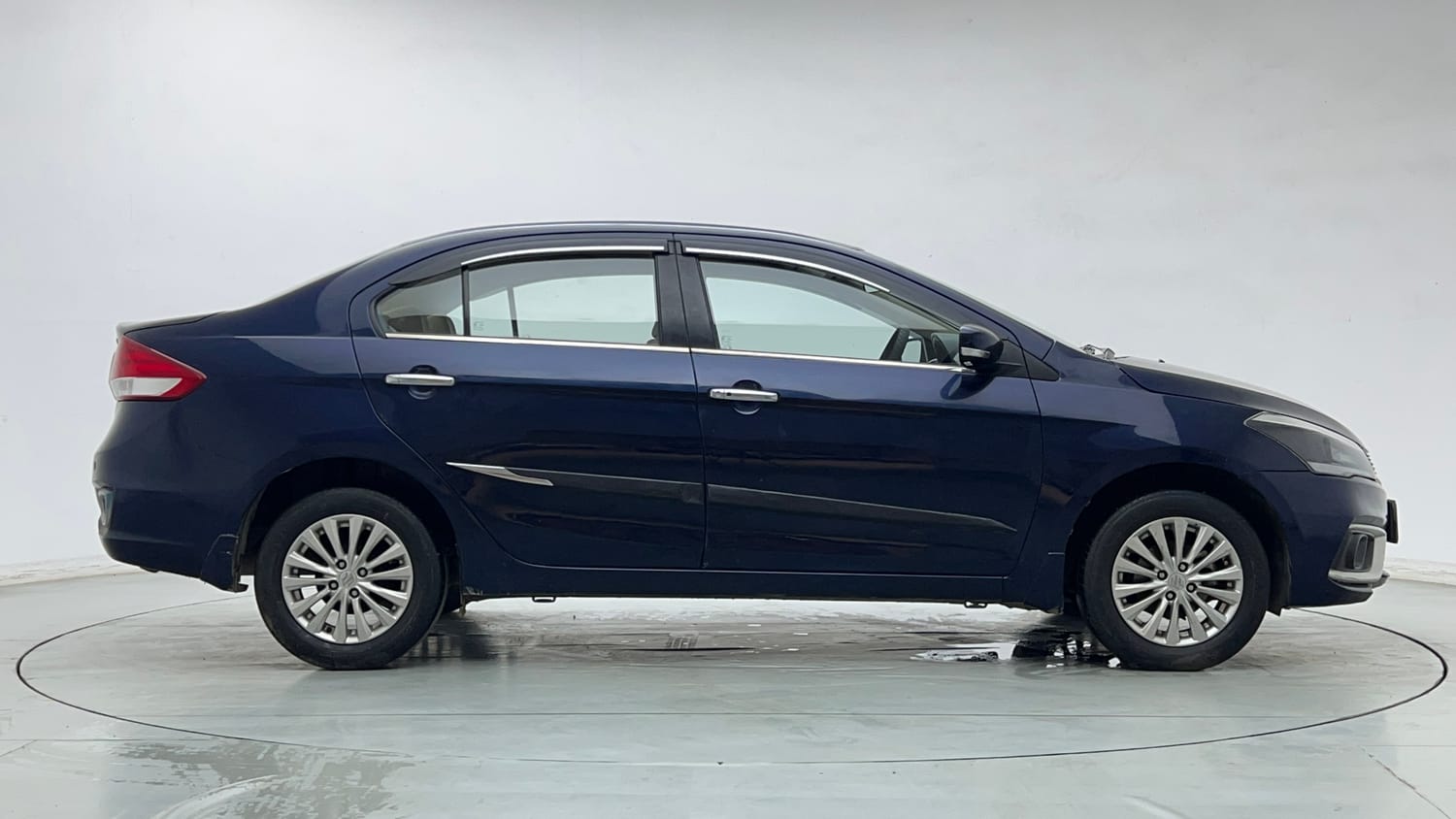 Used 2022 Maruti Suzuki Ciaz Zeta 1.5 Petrol Manual exterior RIGHT SIDE VIEW