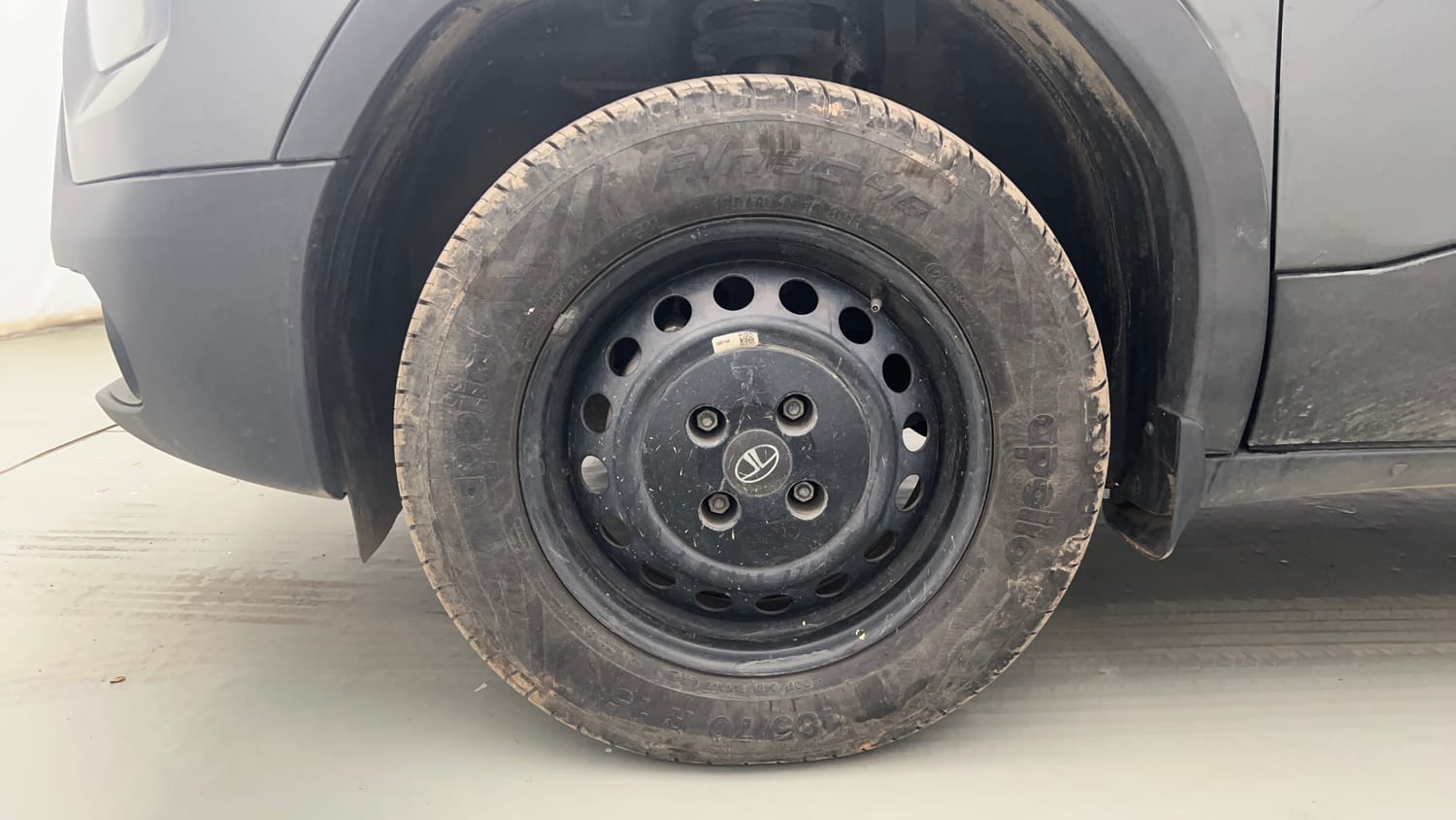 Used 2024 Tata Punch Pure MT Petrol Manual tyres LEFT FRONT TYRE RIM VIEW