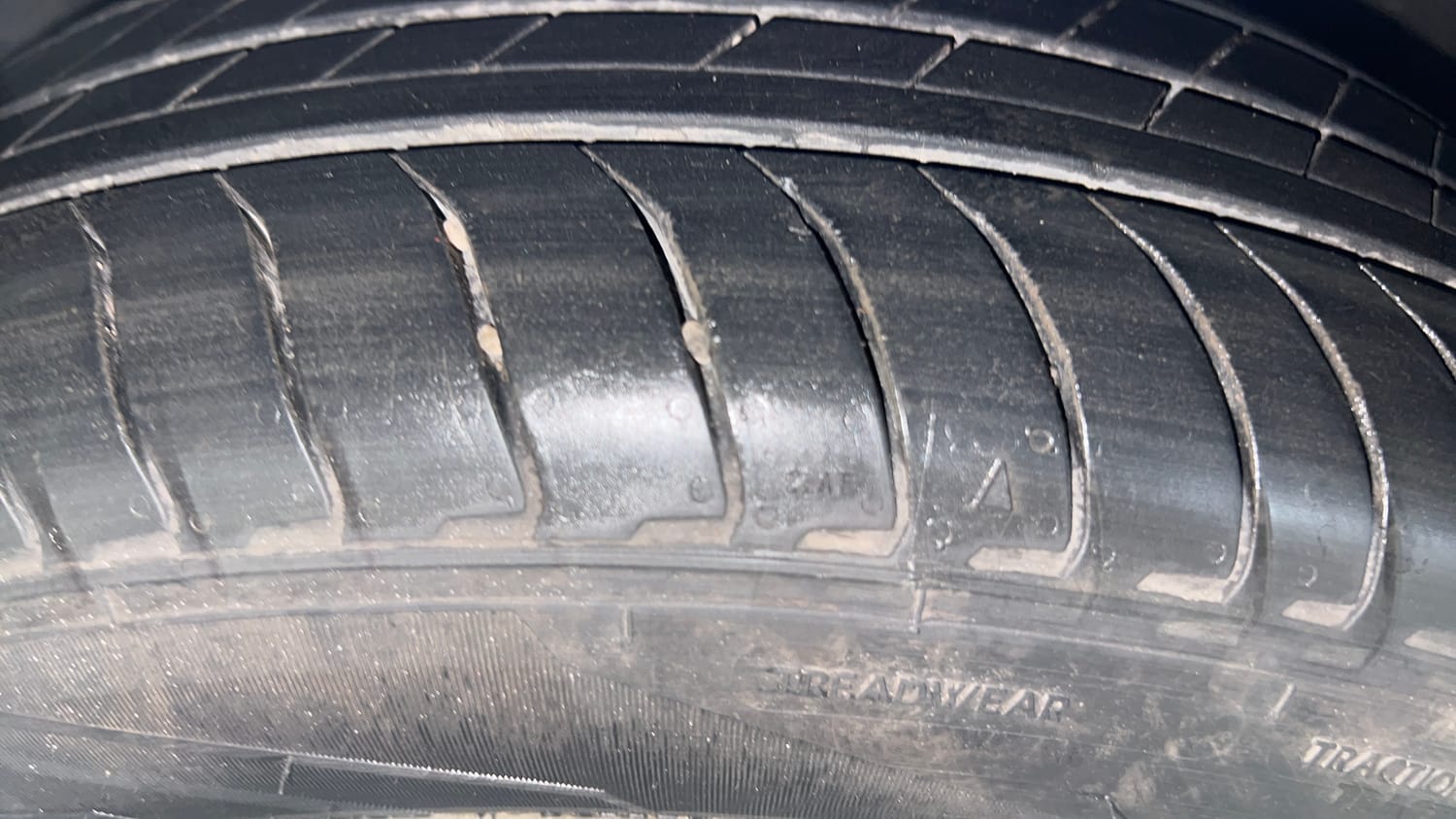 Used 2015 Honda City VX CVT Petrol Automatic tyres LEFT FRONT TYRE TREAD VIEW