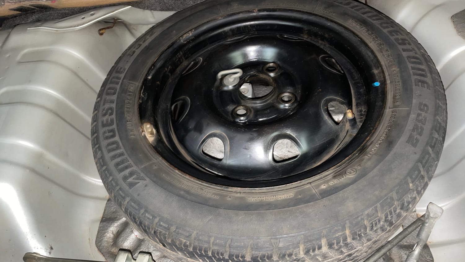 Used 2016 Maruti Suzuki Alto K10 VXi AMT Petrol Automatic tyres SPARE TYRE VIEW