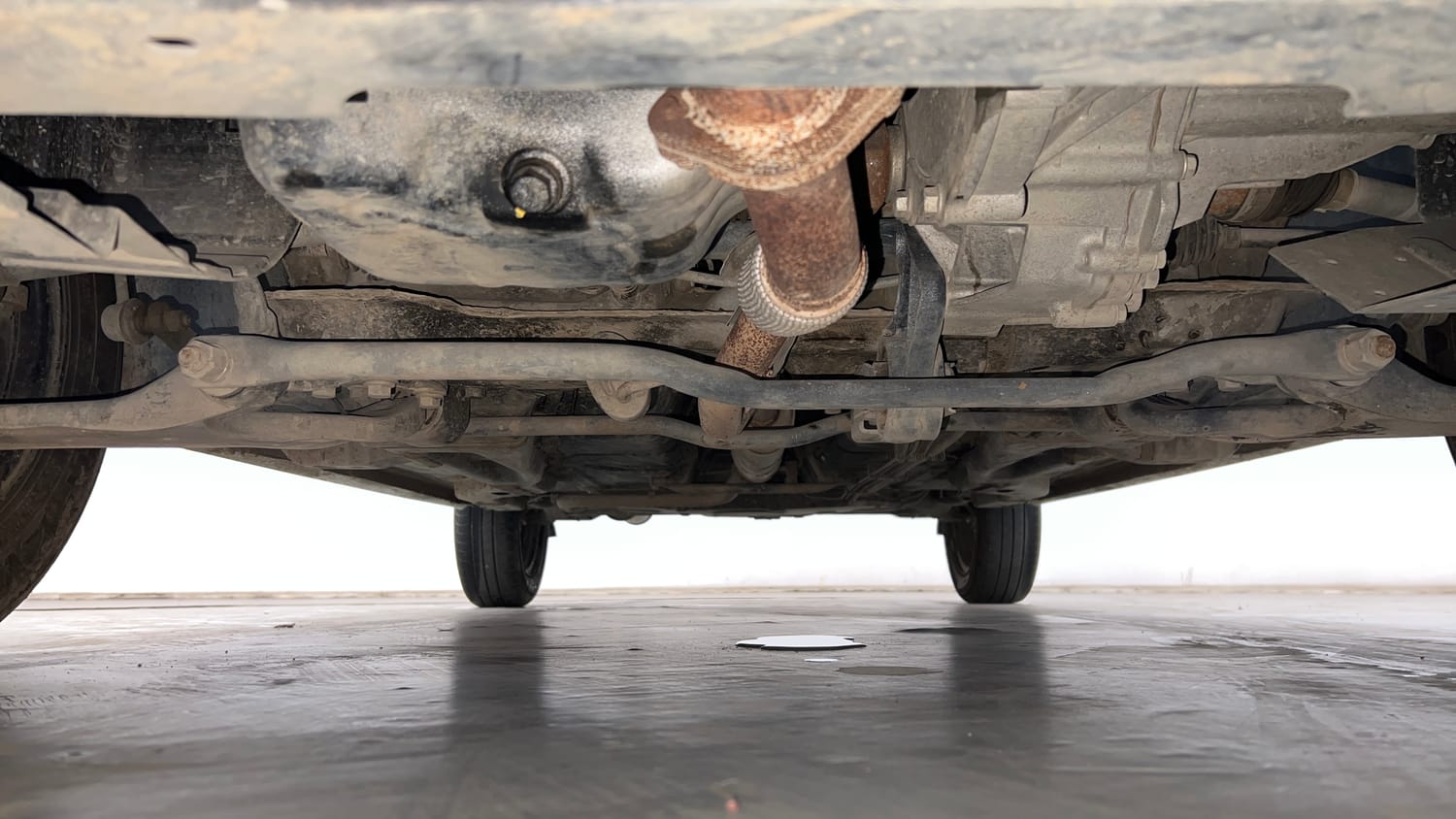 Used 2025 Tata Tiago XT Petrol Manual extra FRONT LEFT UNDERBODY VIEW