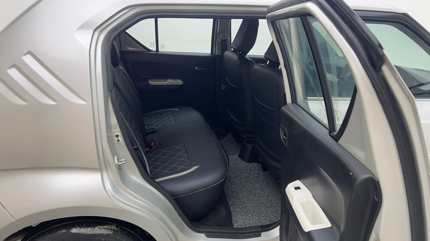 Used 2017 Maruti Suzuki Ignis Delta 1.2 MT Petrol Manual interior RIGHT SIDE REAR DOOR CABIN VIEW