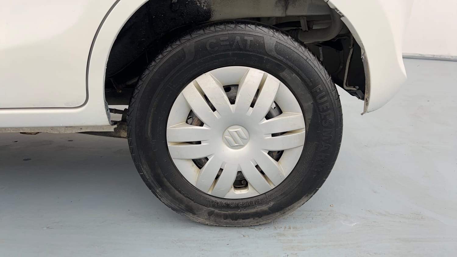 Used 2021 Maruti Suzuki Alto 800 VXi Petrol Manual tyres LEFT REAR TYRE RIM VIEW