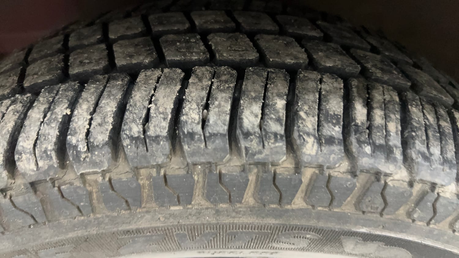 Used 2018 Hyundai Eon Magna + Petrol Manual tyres LEFT FRONT TYRE TREAD VIEW