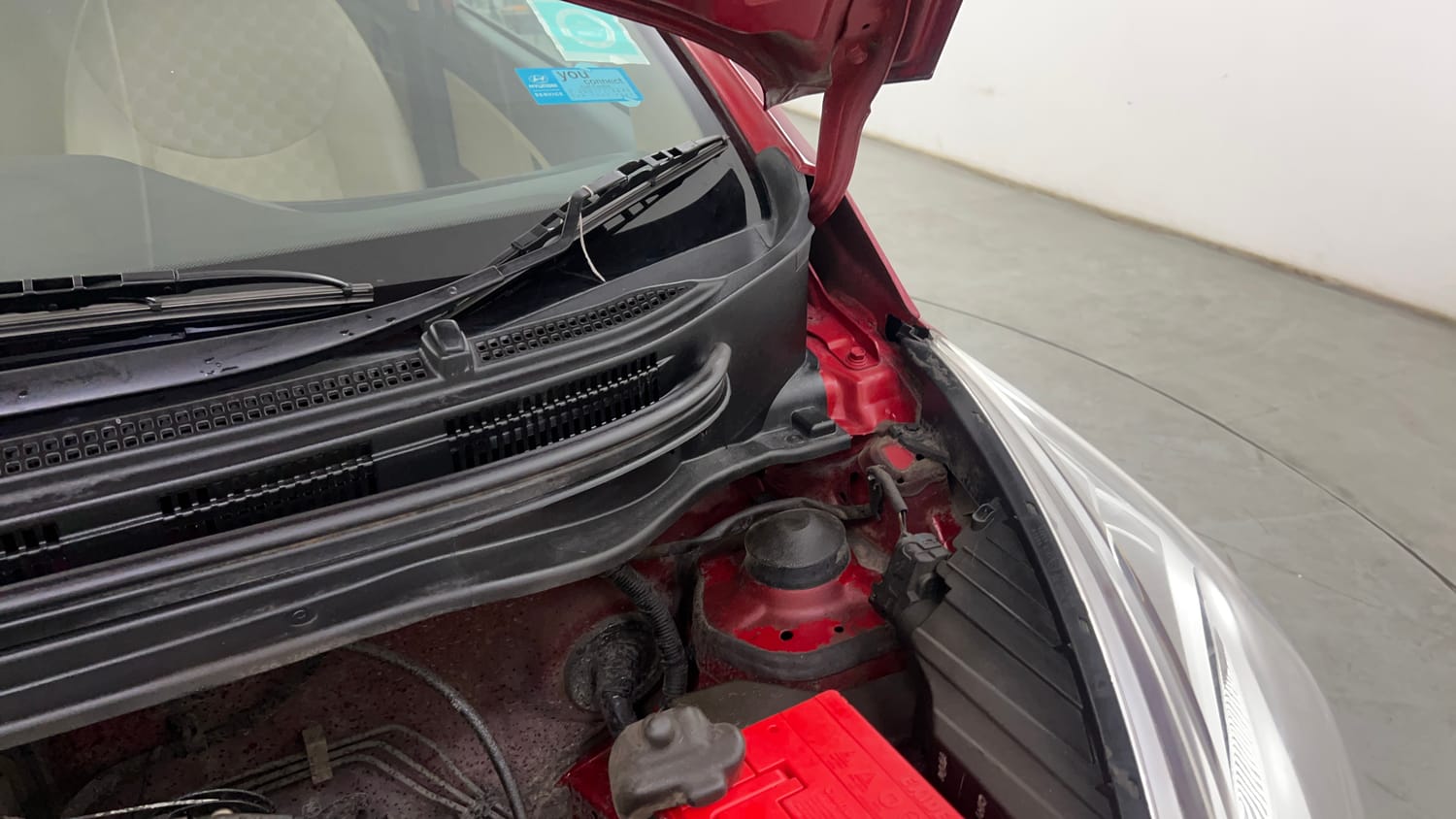 Used 2018 Hyundai Eon Magna + Petrol Manual engine ENGINE LEFT SIDE HINGE & APRON VIEW