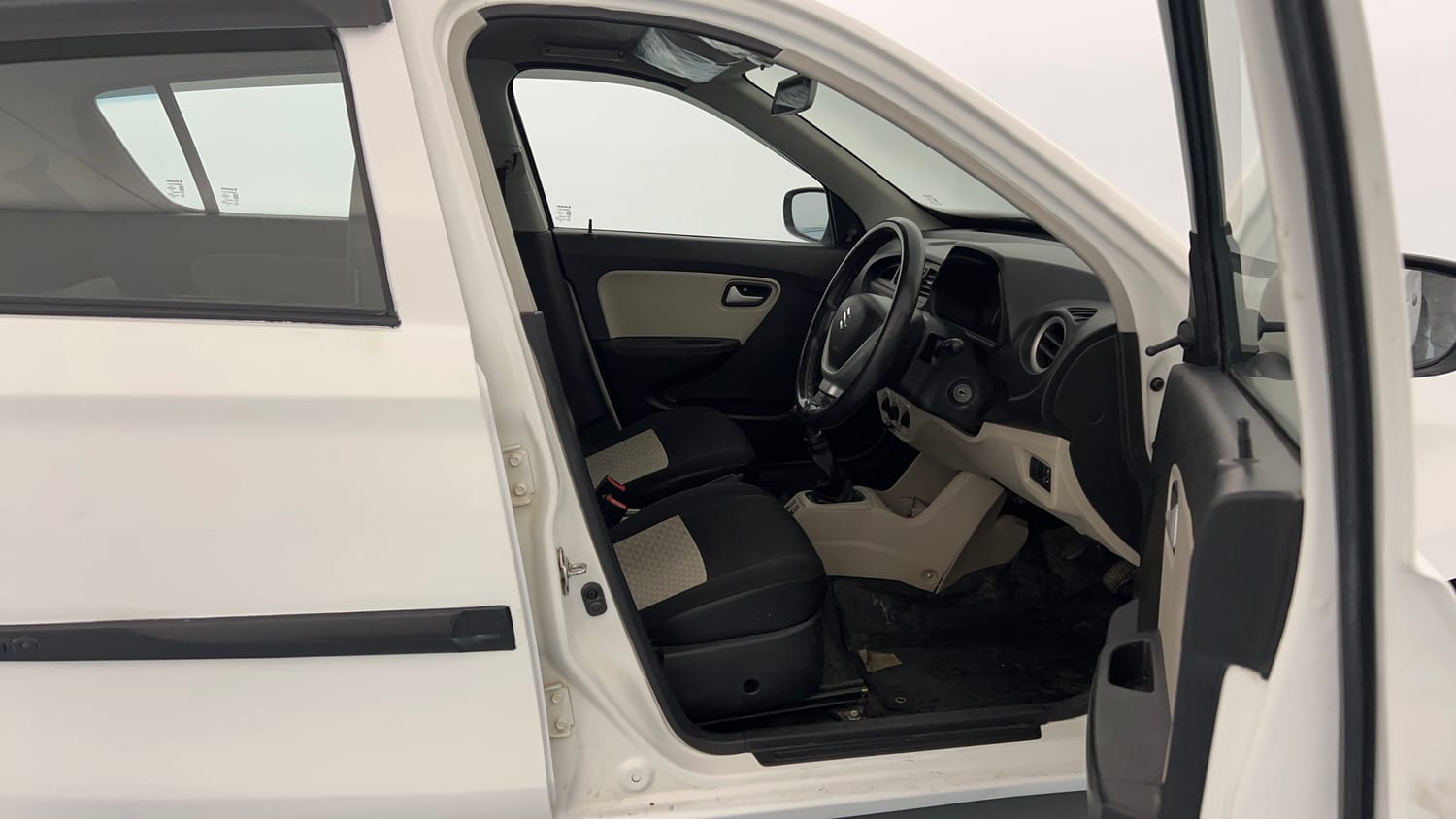 Used 2021 Maruti Suzuki Alto 800 VXi Petrol Manual interior RIGHT SIDE FRONT DOOR CABIN VIEW