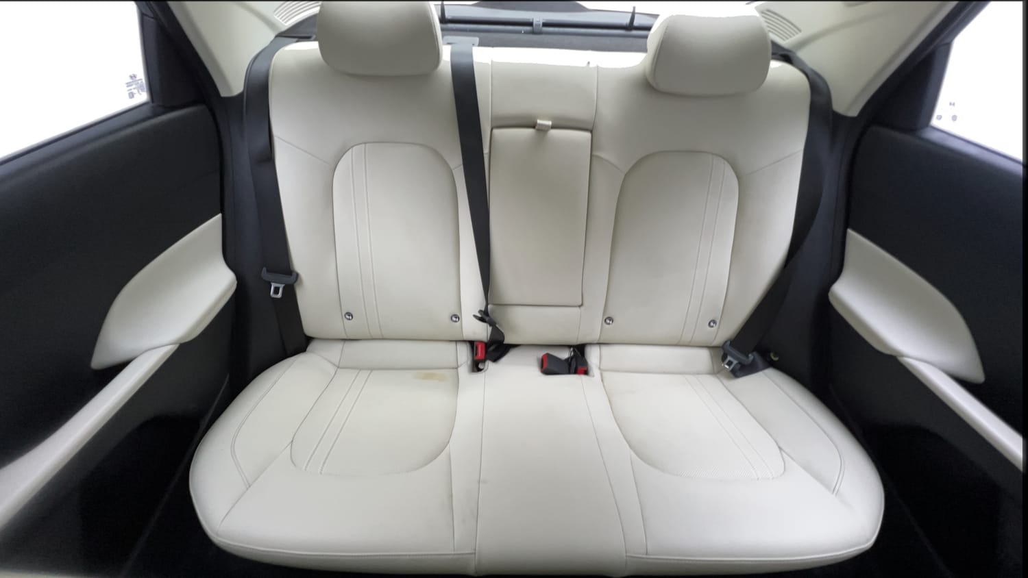 Used 2024 Hyundai Verna SX (O)1.5 Petrol MT Petrol Manual interior REAR SEAT CONDITION VIEW