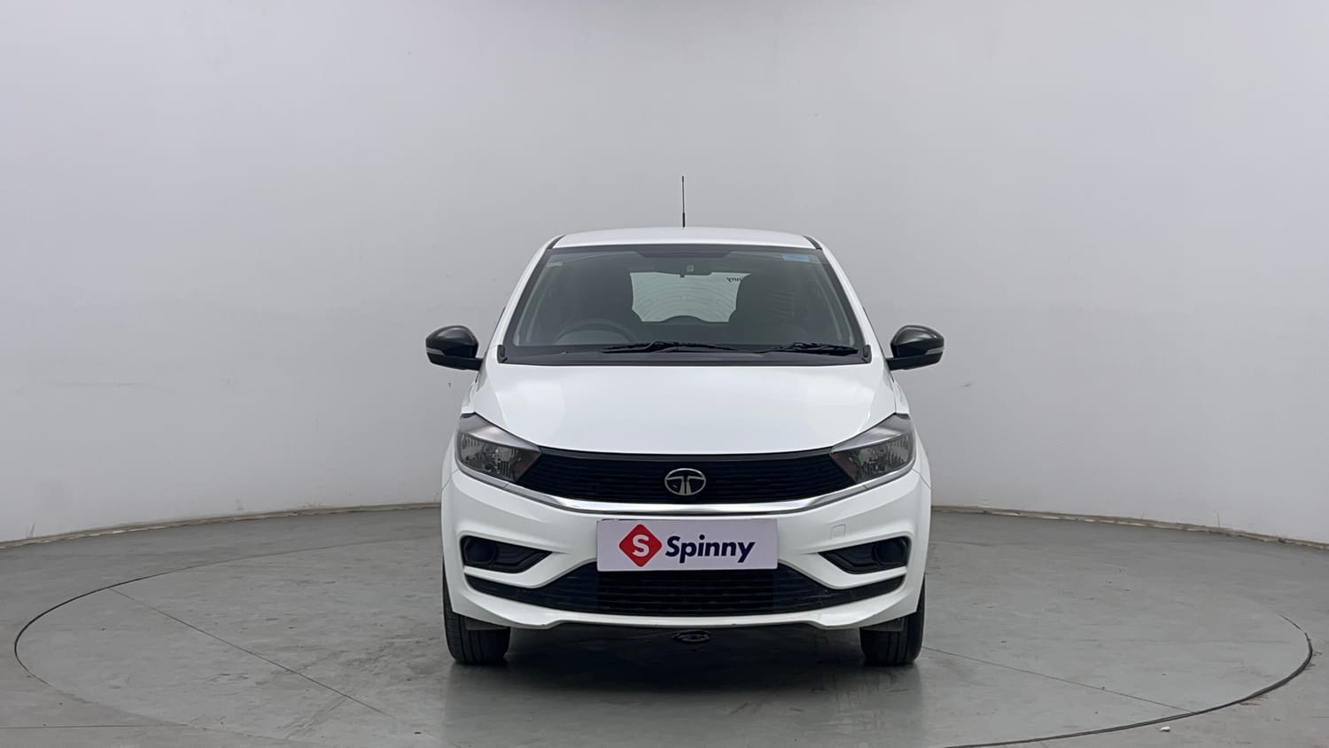 Used 2025 Tata Tiago XT Petrol Manual exterior FRONT VIEW