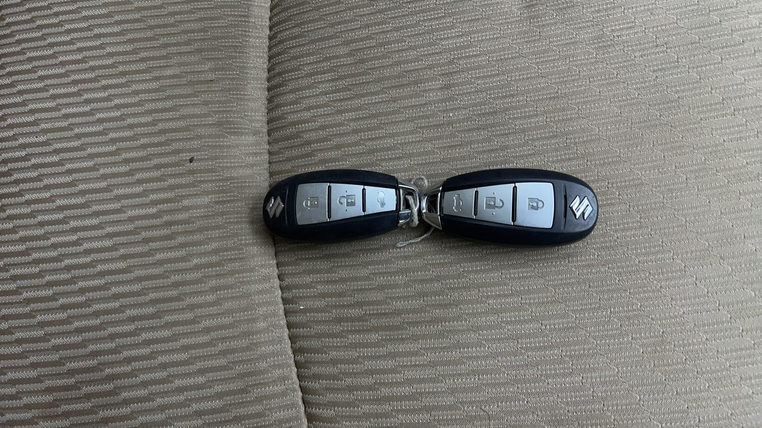 Used 2022 Maruti Suzuki Ciaz Zeta 1.5 Petrol Manual extra CAR KEY VIEW