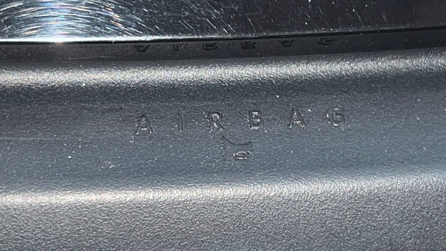Used 2025 Tata Tiago XT Petrol Manual top_features Airbags