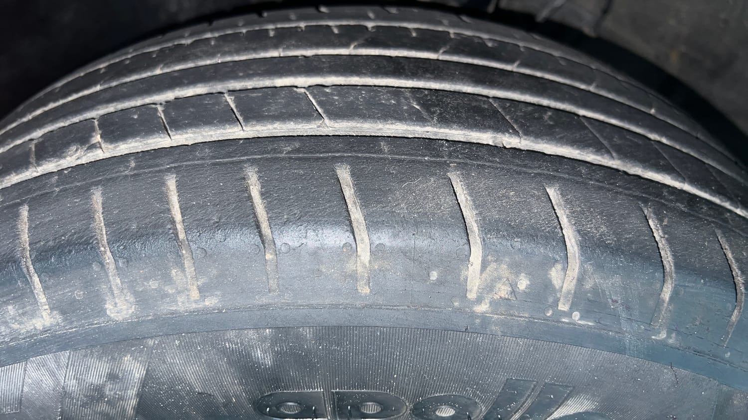Used 2022 Hyundai Venue SX 1.2 Petrol Petrol Manual tyres LEFT FRONT TYRE TREAD VIEW