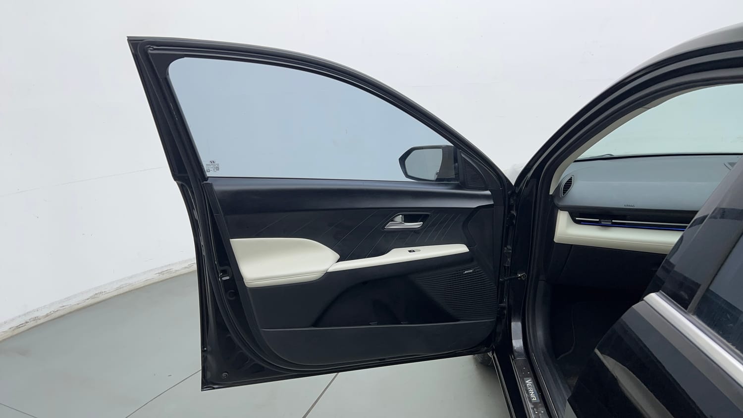 Used 2024 Hyundai Verna SX (O)1.5 Petrol MT Petrol Manual interior LEFT FRONT DOOR OPEN VIEW