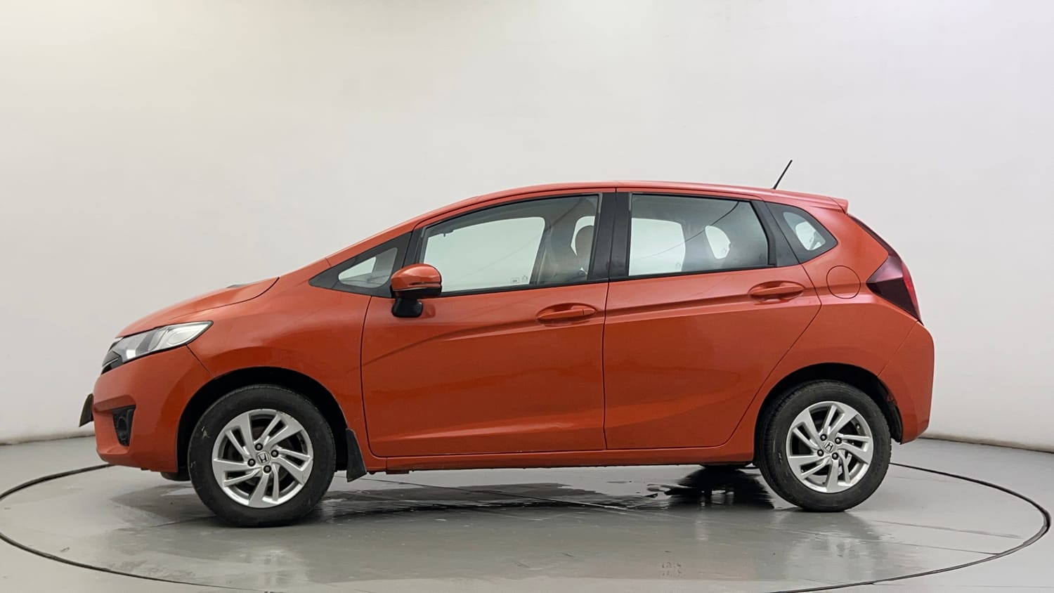 Used 2015 Honda Jazz V Petrol Petrol Manual exterior LEFT SIDE VIEW