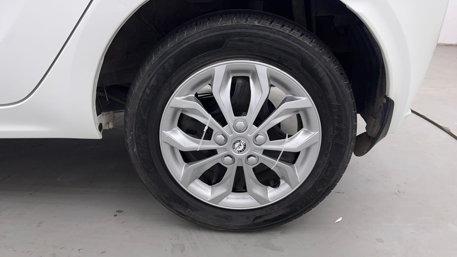 Used 2025 Tata Tiago XT Petrol Manual tyres LEFT REAR TYRE RIM VIEW