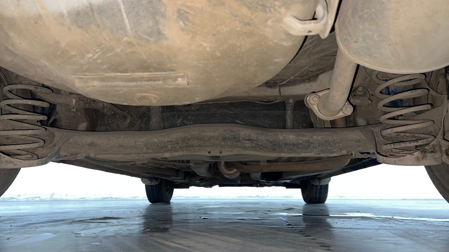 Used 2015 Honda Amaze 1.2 S i-VTEC Petrol Manual extra REAR UNDERBODY VIEW (TAKEN FROM REAR)