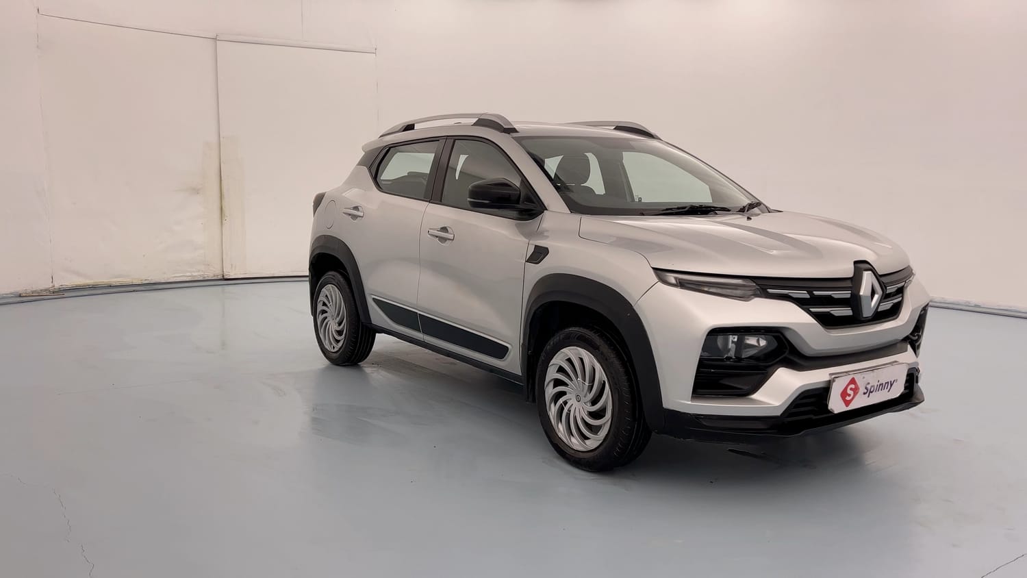 Used 2021 Renault Kiger RXT MT Petrol Manual exterior RIGHT FRONT CORNER VIEW