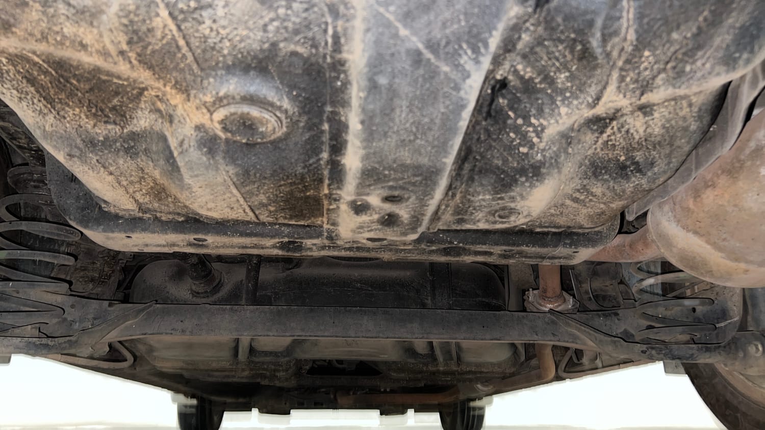 Used 2015 Honda City VX CVT Petrol Automatic extra REAR UNDERBODY VIEW (TAKEN FROM REAR)