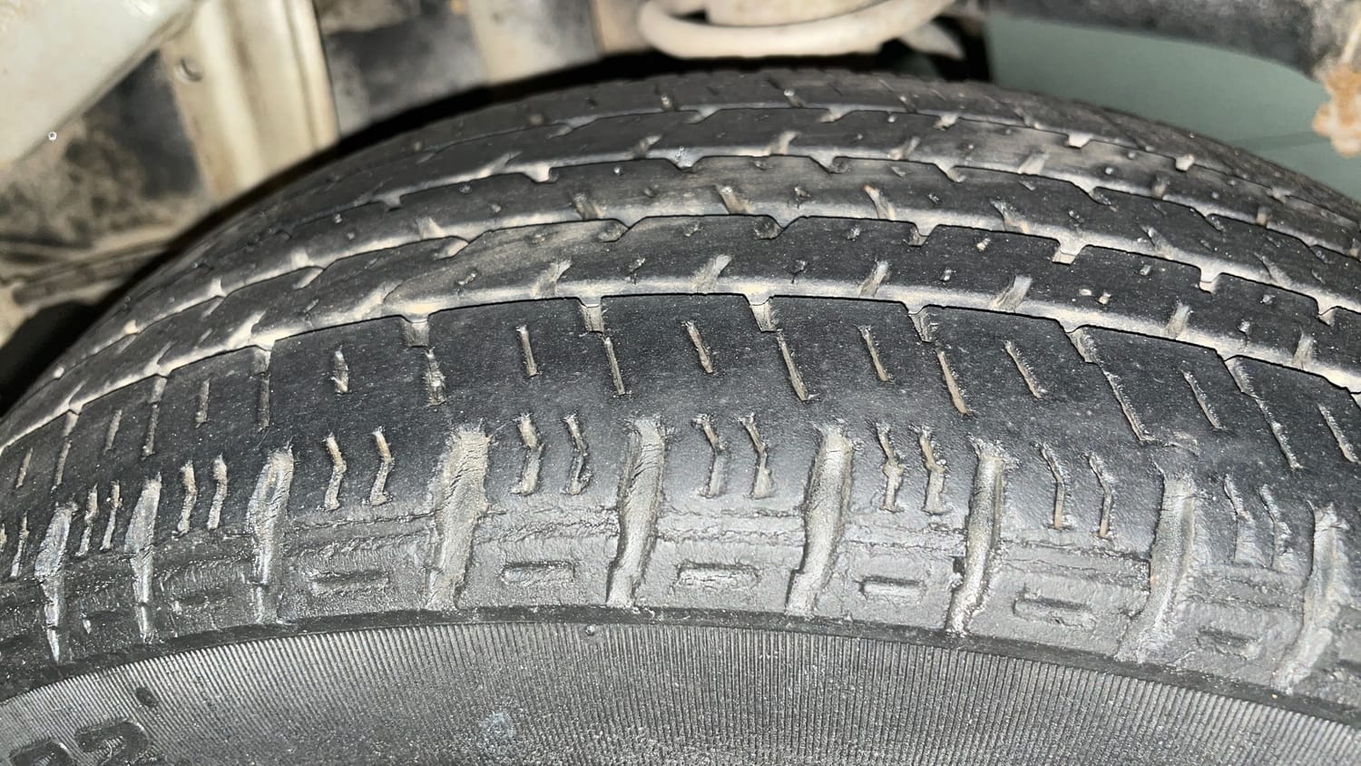 Used 2016 Maruti Suzuki Alto K10 VXi AMT Petrol Automatic tyres LEFT REAR TYRE TREAD VIEW