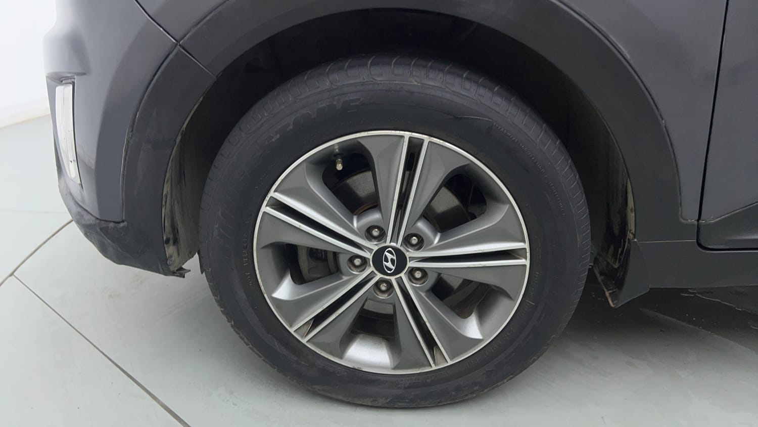 Used 2017 Hyundai Creta SX Plus 1.6 AT Petrol Petrol Automatic tyres LEFT FRONT TYRE RIM VIEW