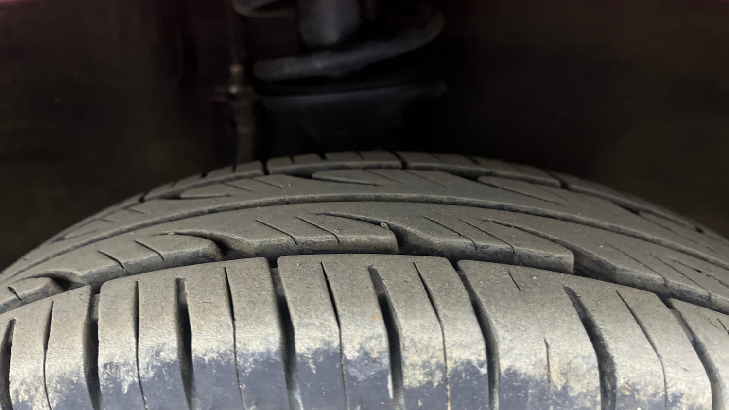 Used 2015 Maruti Suzuki Alto 800 Lxi Petrol Manual tyres RIGHT FRONT TYRE TREAD VIEW