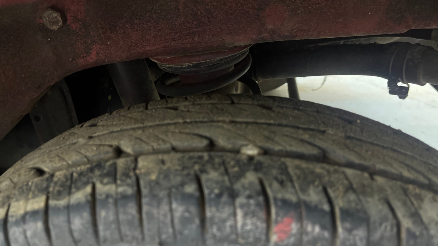 Used 2015 Maruti Suzuki Alto 800 Lxi Petrol Manual tyres LEFT REAR TYRE TREAD VIEW