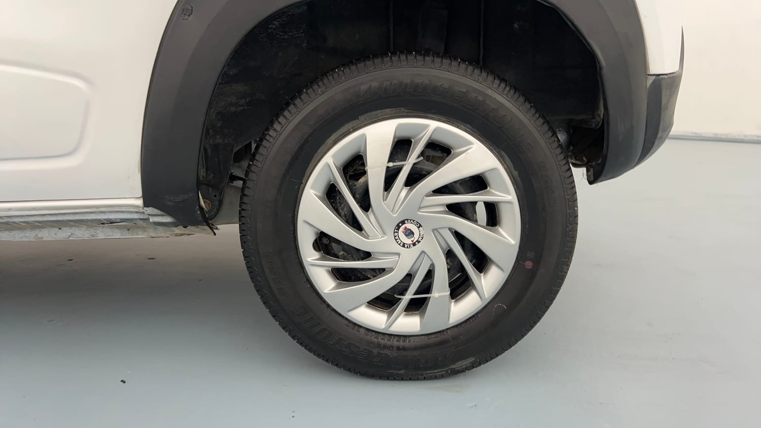 Used 2017 Renault Kwid 1.0 RXT Petrol Manual tyres LEFT REAR TYRE RIM VIEW