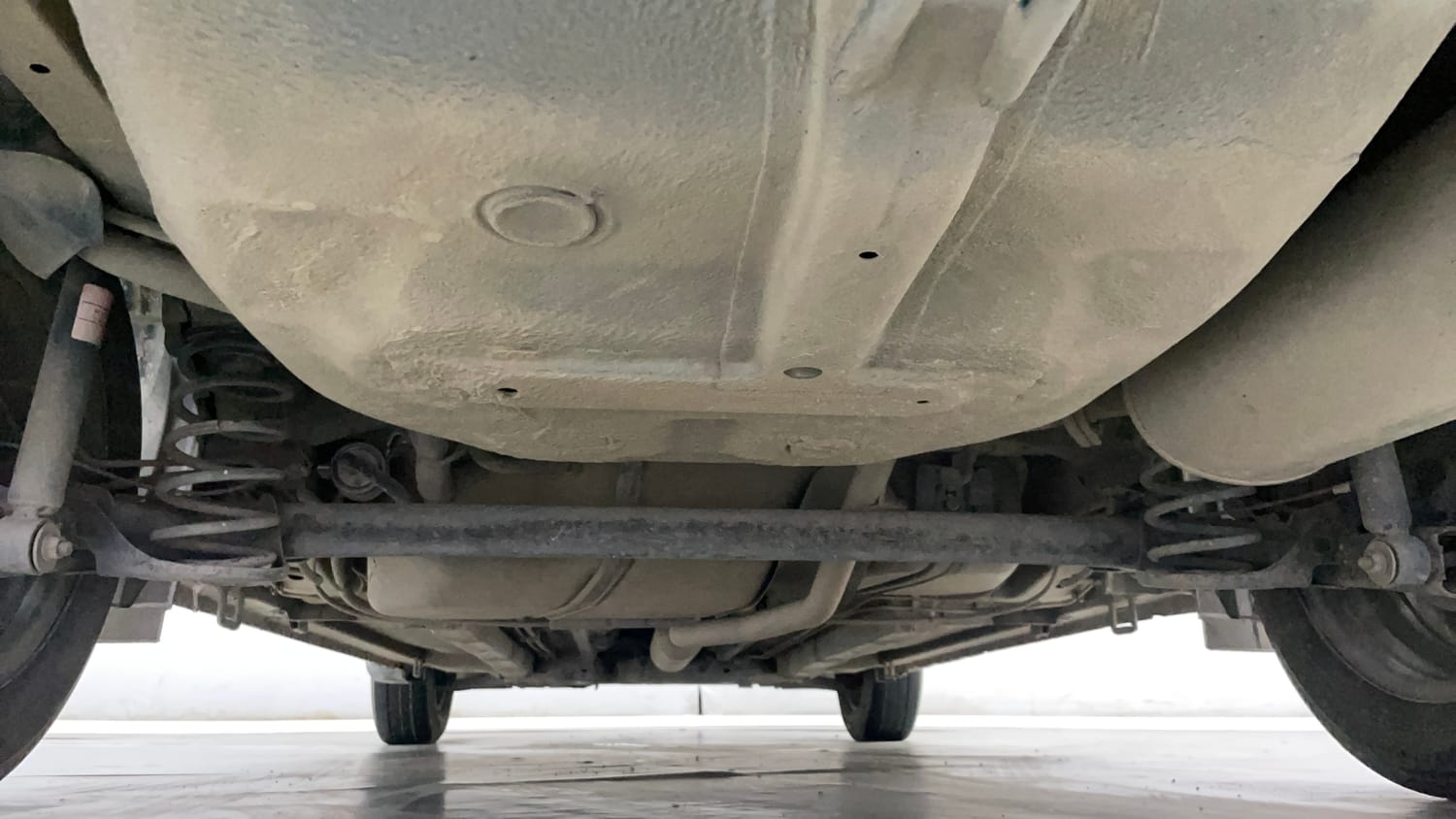 Used 2018 Maruti Suzuki Ciaz Sigma 1.4 MT Petrol Manual extra REAR UNDERBODY VIEW (TAKEN FROM REAR)