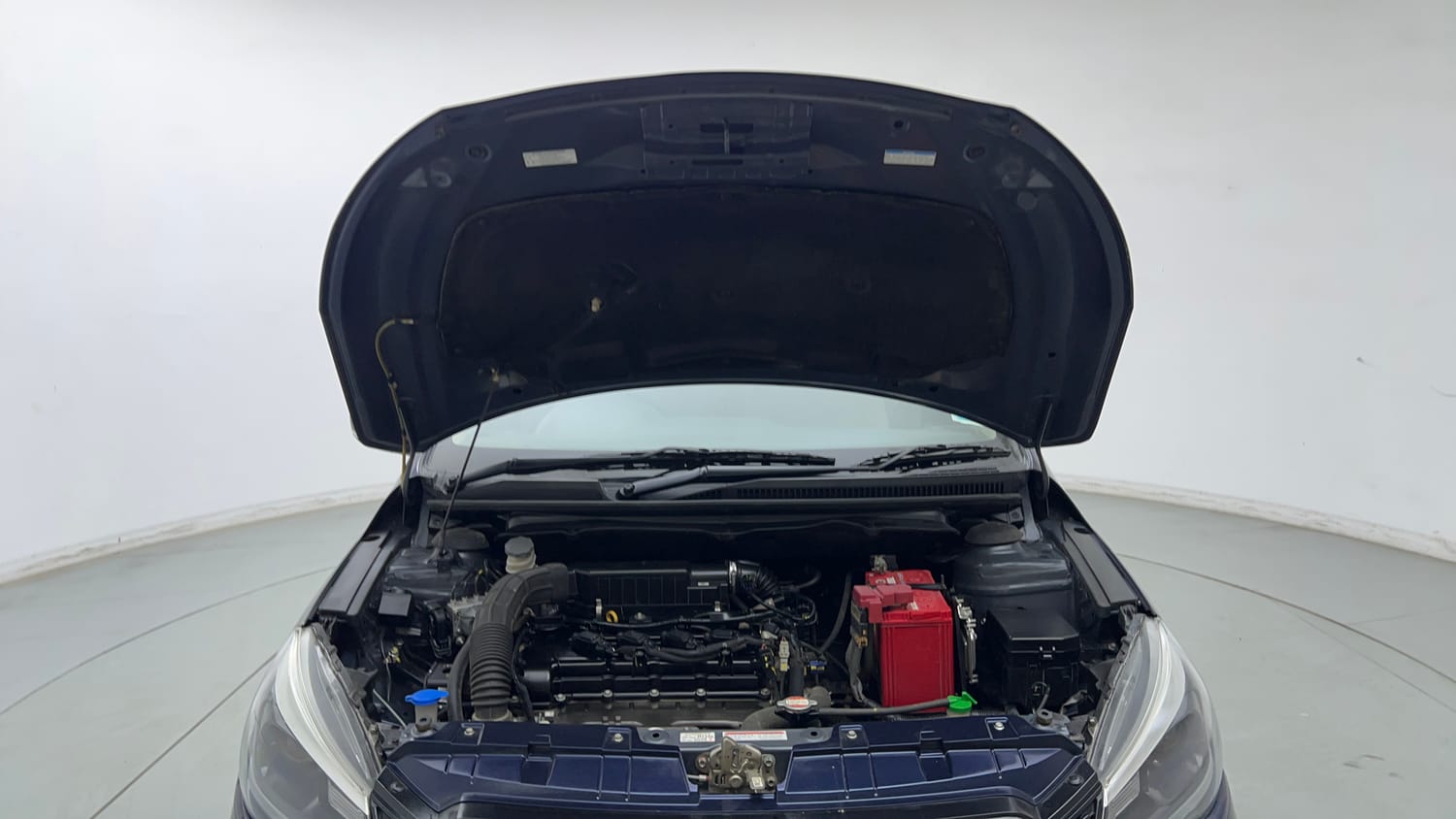Used 2022 Maruti Suzuki Ciaz Zeta 1.5 Petrol Manual engine ENGINE & BONNET OPEN FRONT VIEW