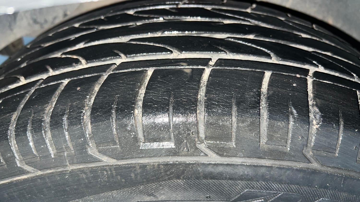 Used 2017 Hyundai Creta SX Plus 1.6 AT Petrol Petrol Automatic tyres RIGHT REAR TYRE TREAD VIEW