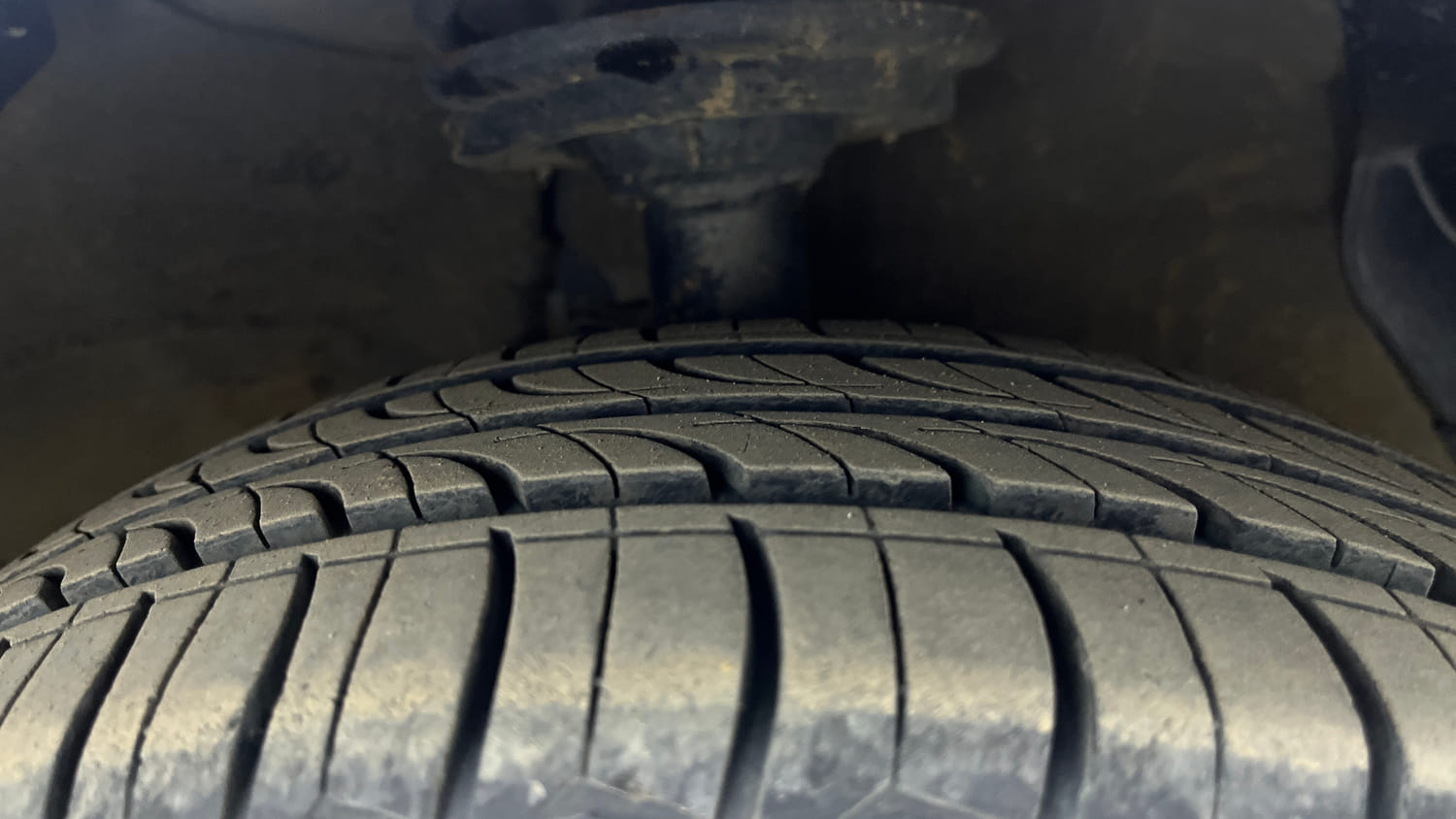 Used 2016 Hyundai Grand i10 Sportz 1.2 Kappa VTVT Petrol Manual tyres RIGHT FRONT TYRE TREAD VIEW