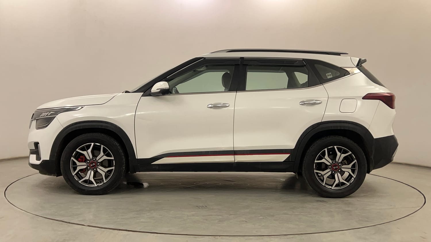 Used 2020 Kia Seltos GTX Plus AT 1.5 Diesel Diesel Automatic exterior LEFT SIDE VIEW