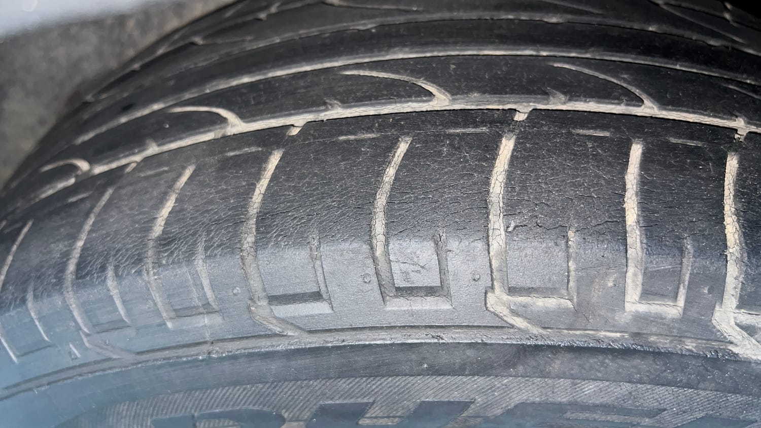 Used 2017 Hyundai Creta SX Plus 1.6 AT Petrol Petrol Automatic tyres LEFT REAR TYRE TREAD VIEW