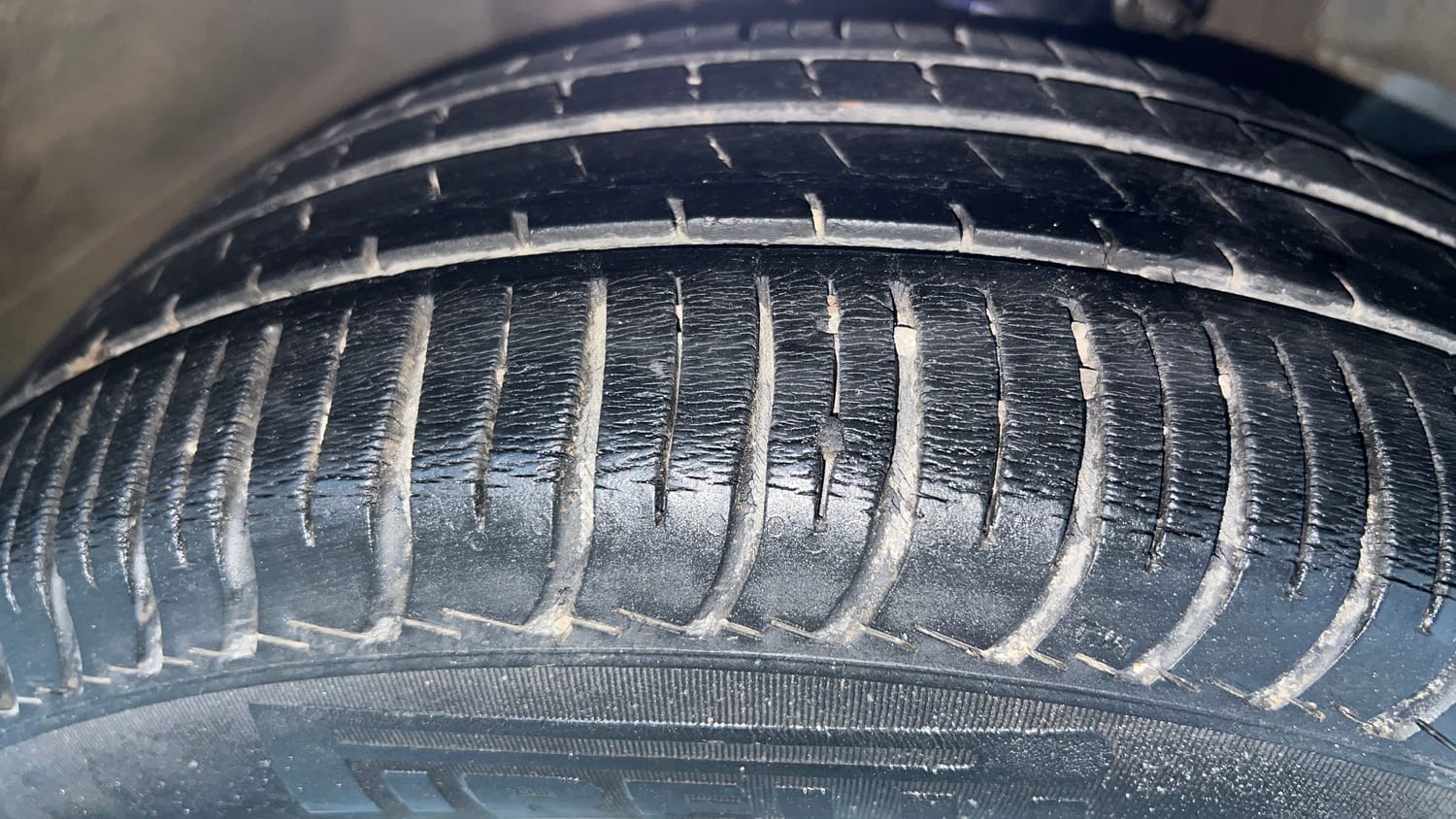 Used 2015 Honda Amaze 1.2 S i-VTEC Petrol Manual tyres RIGHT FRONT TYRE TREAD VIEW
