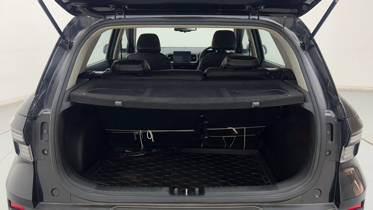 Used 2022 Hyundai Venue SX 1.2 Petrol Petrol Manual interior DICKY INSIDE VIEW