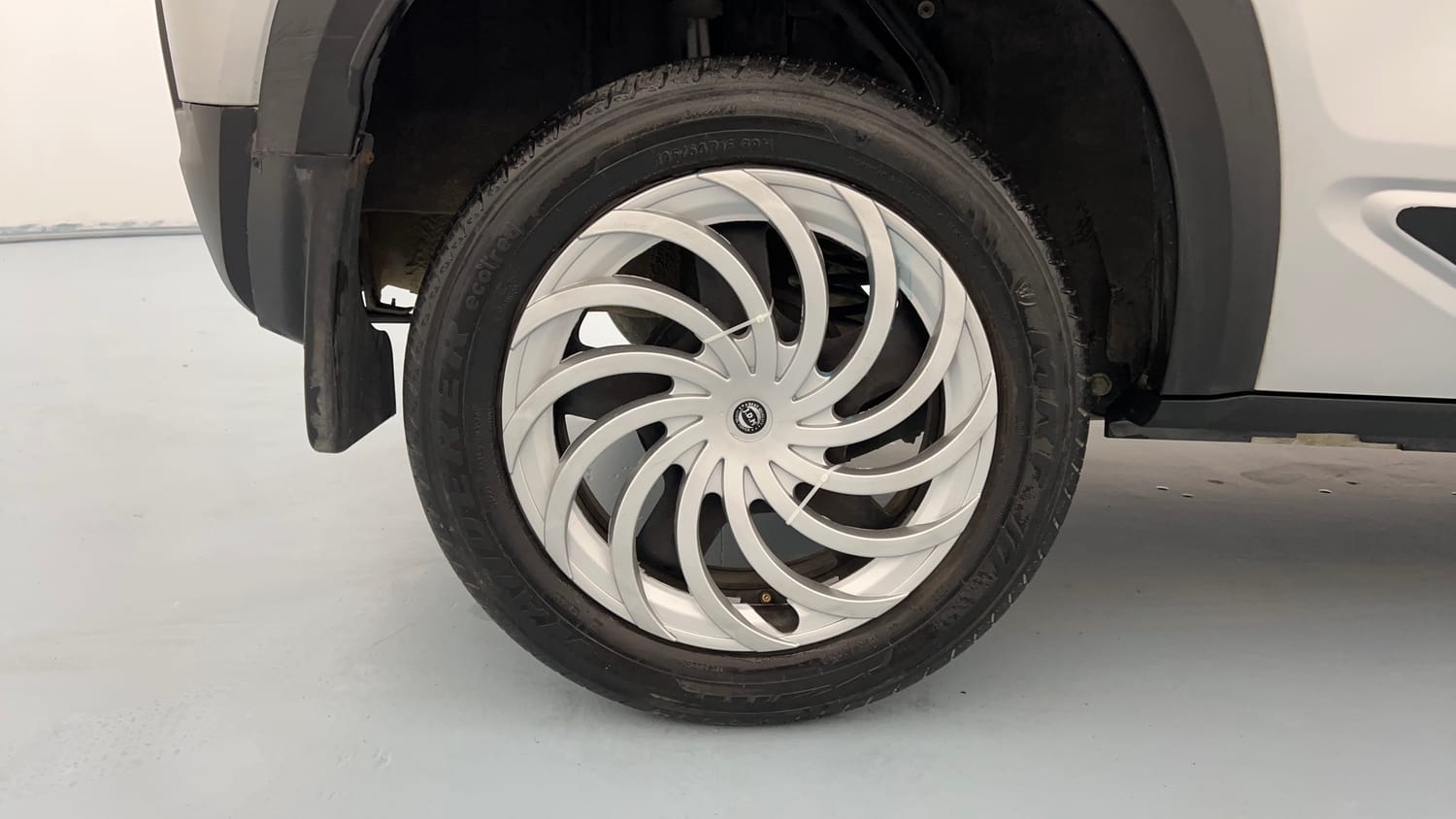 Used 2021 Renault Kiger RXT MT Petrol Manual tyres RIGHT REAR TYRE RIM VIEW