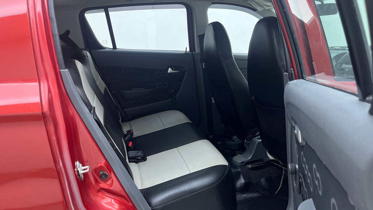 Used 2015 Maruti Suzuki Alto 800 Lxi Petrol Manual interior RIGHT SIDE REAR DOOR CABIN VIEW