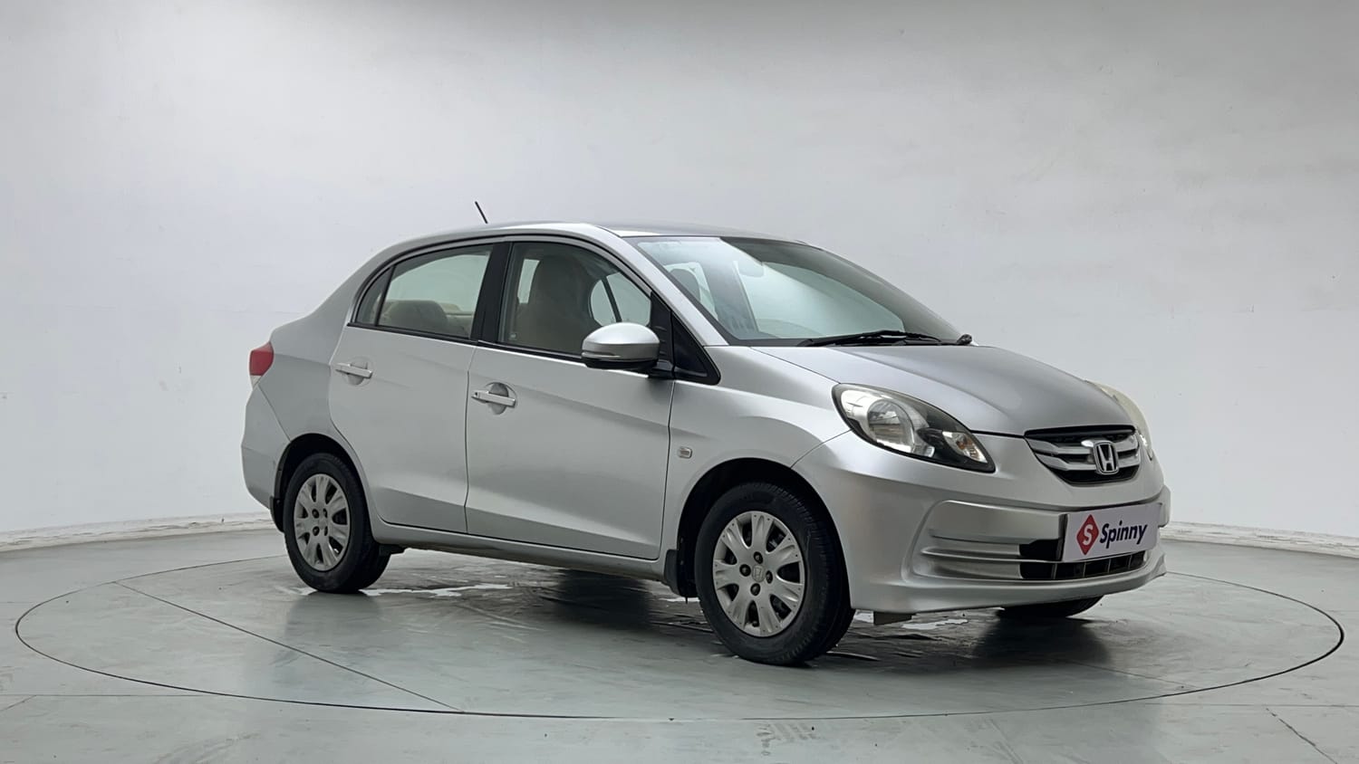 Used 2015 Honda Amaze 1.2 S i-VTEC Petrol Manual exterior RIGHT FRONT CORNER VIEW