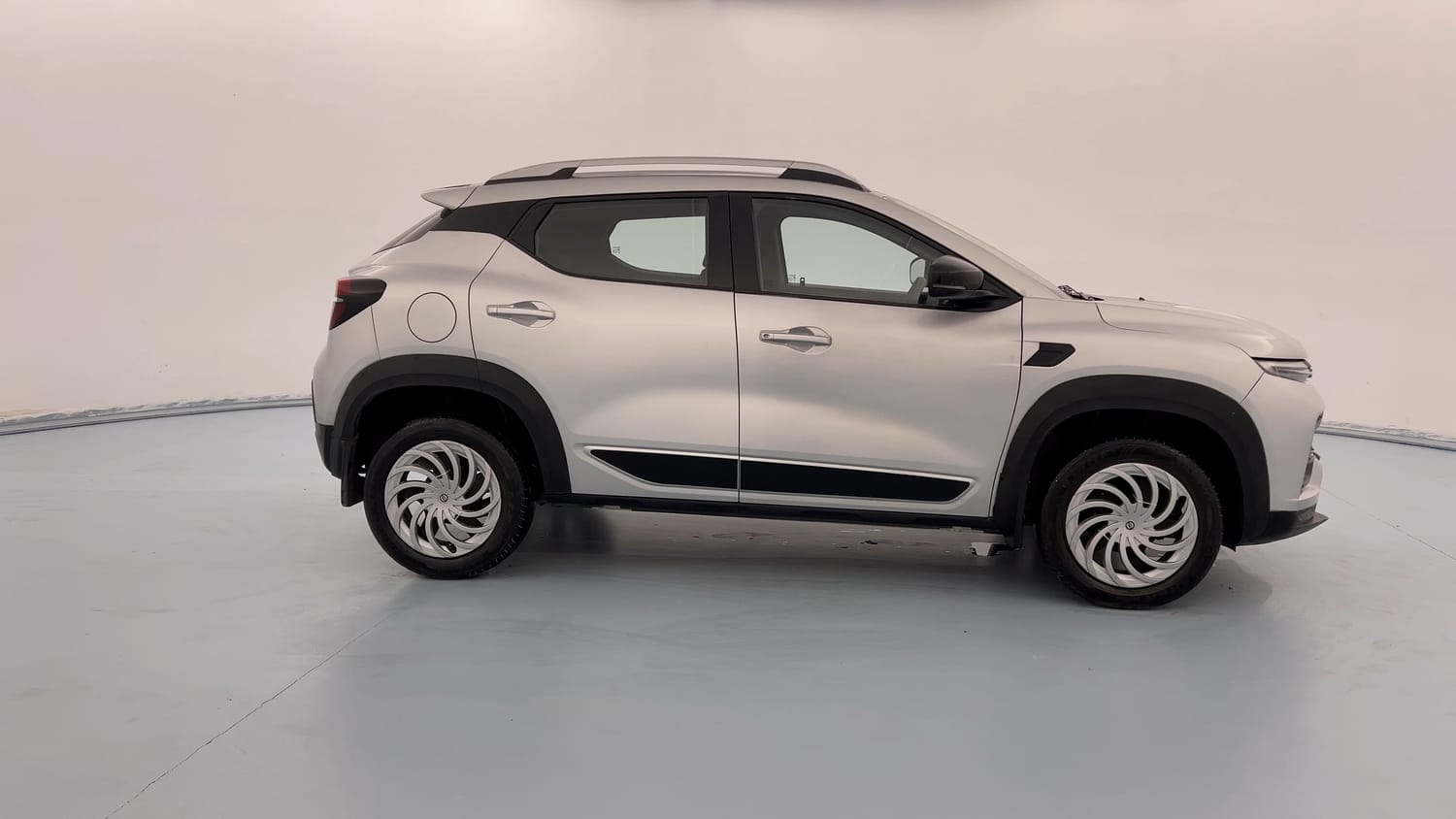 Used 2021 Renault Kiger RXT MT Petrol Manual exterior RIGHT SIDE VIEW