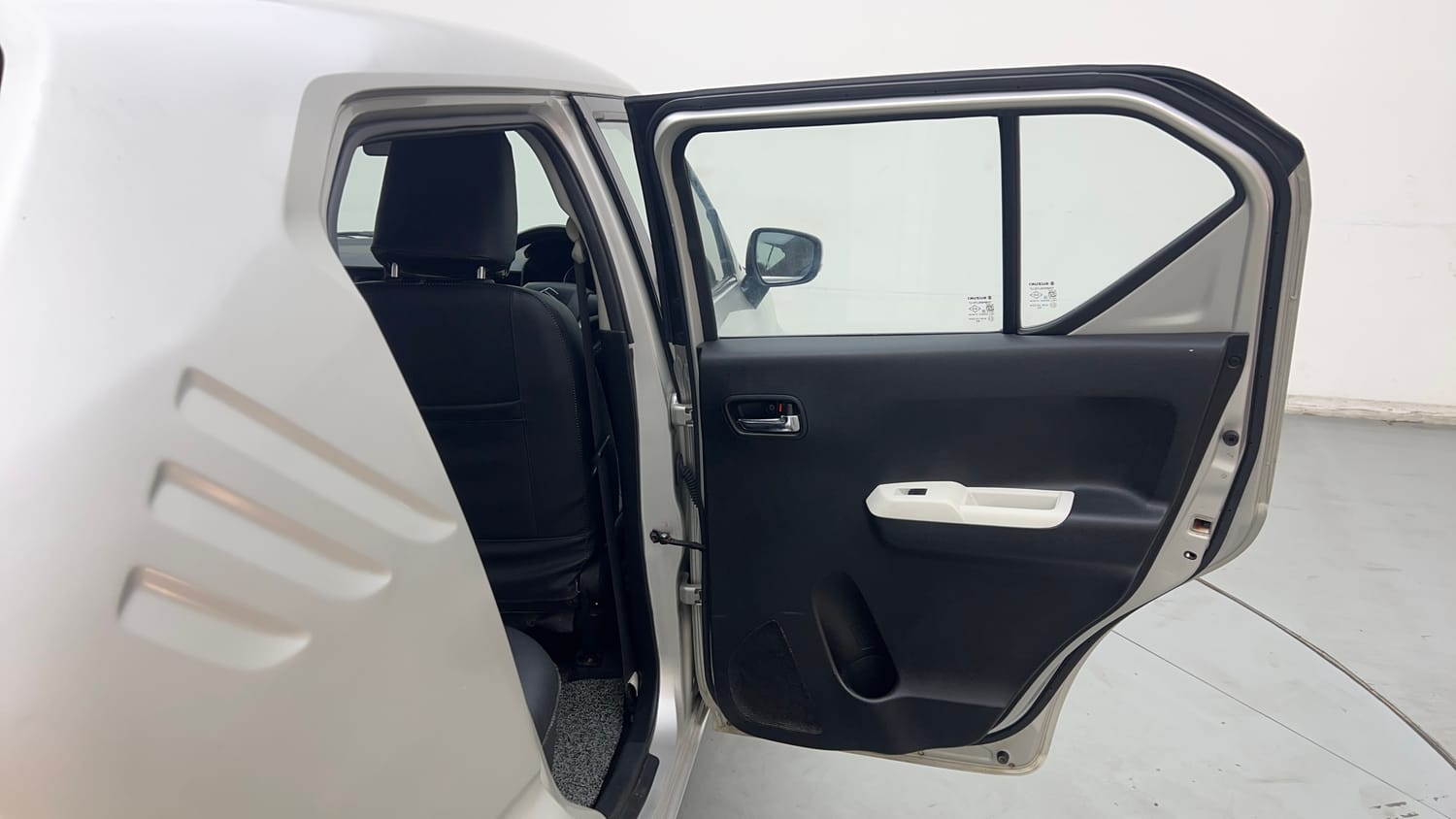 Used 2017 Maruti Suzuki Ignis Delta 1.2 MT Petrol Manual interior RIGHT REAR DOOR OPEN VIEW