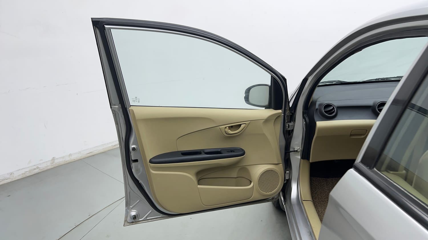 Used 2015 Honda Amaze 1.2 S i-VTEC Petrol Manual interior LEFT FRONT DOOR OPEN VIEW