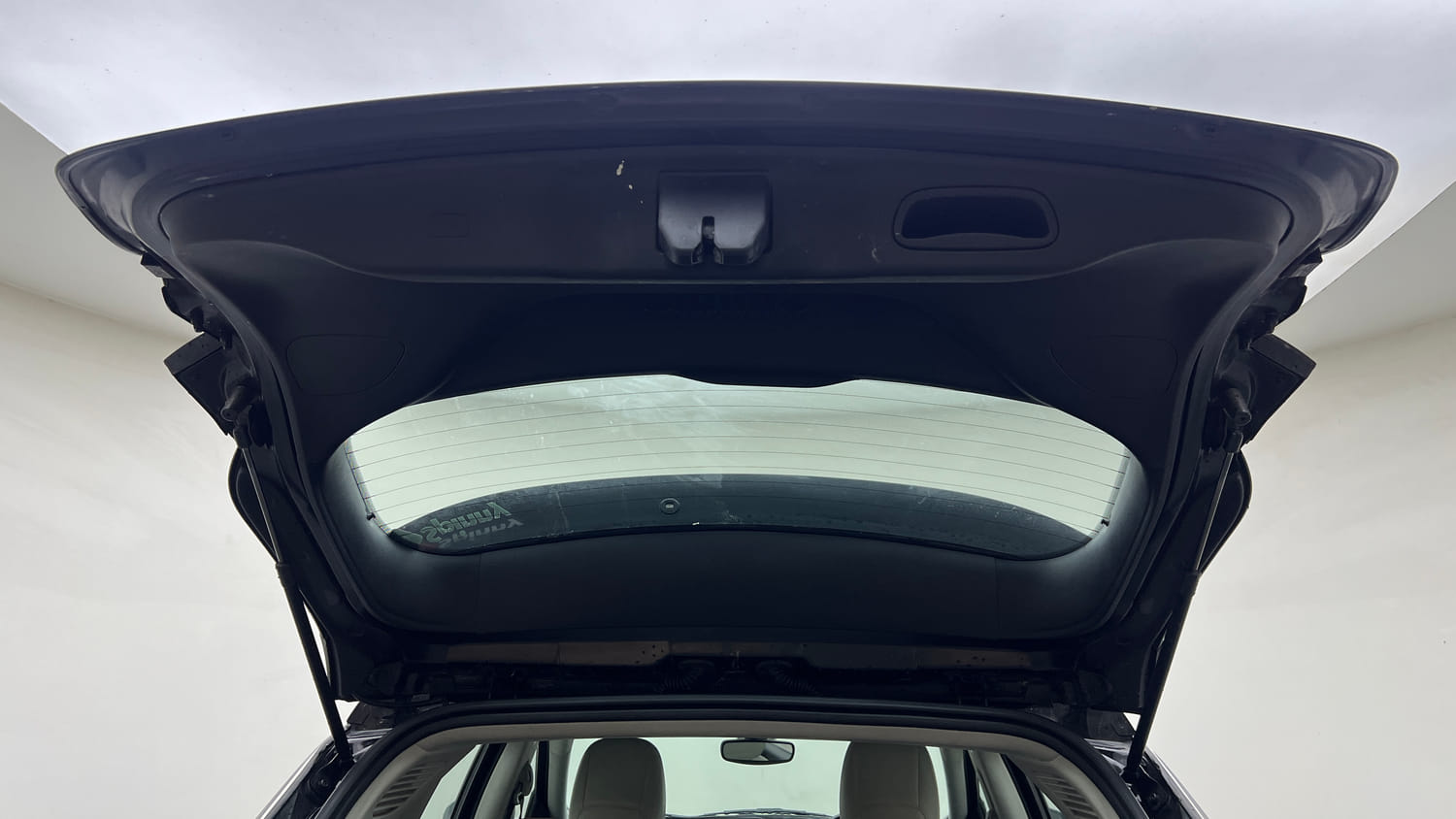 Used 2018 Jeep Compass Limited 1.4 Petrol AT Petrol Automatic interior DICKY DOOR OPEN VIEW